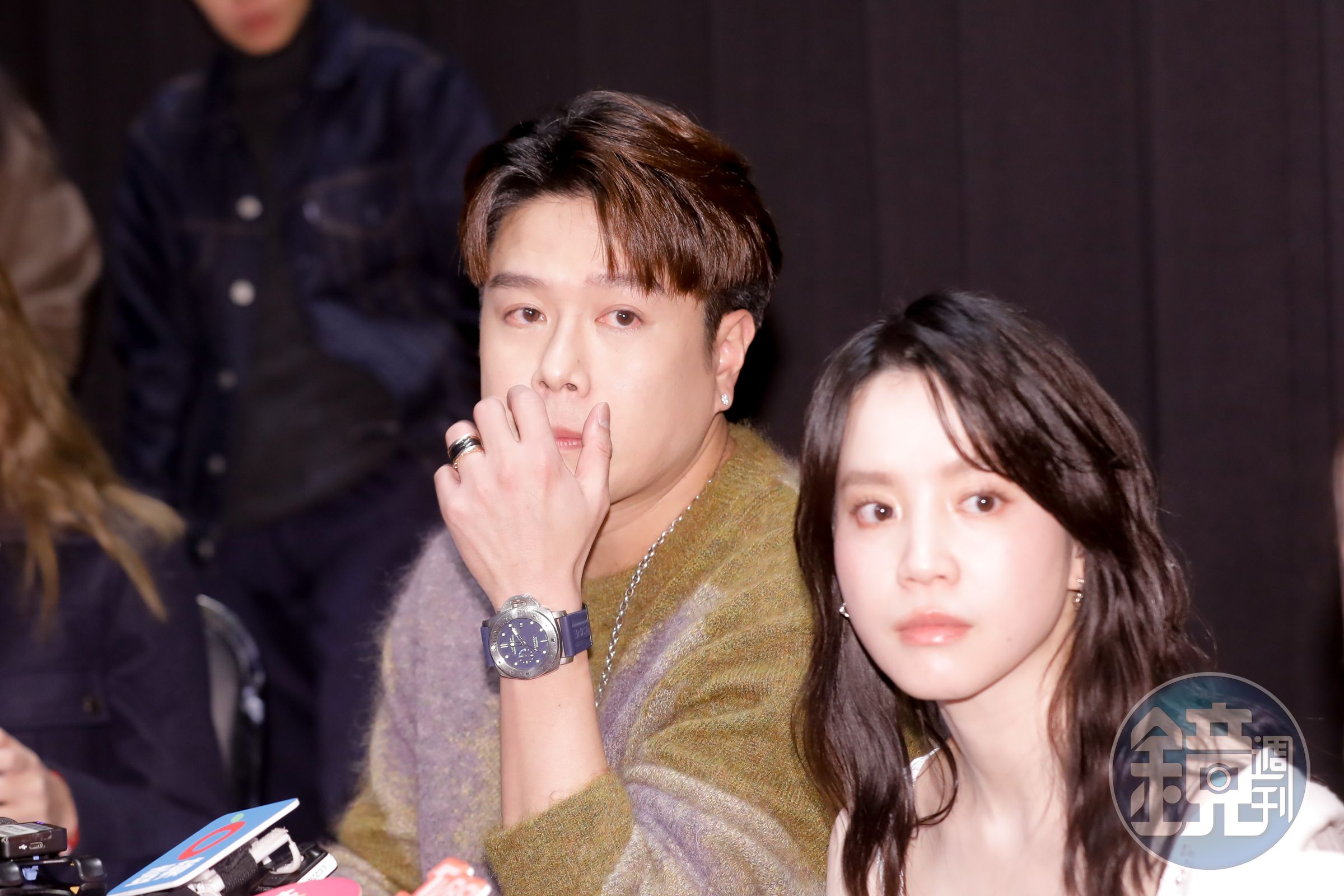 李易在新戲慘遭妻子外遇離婚。