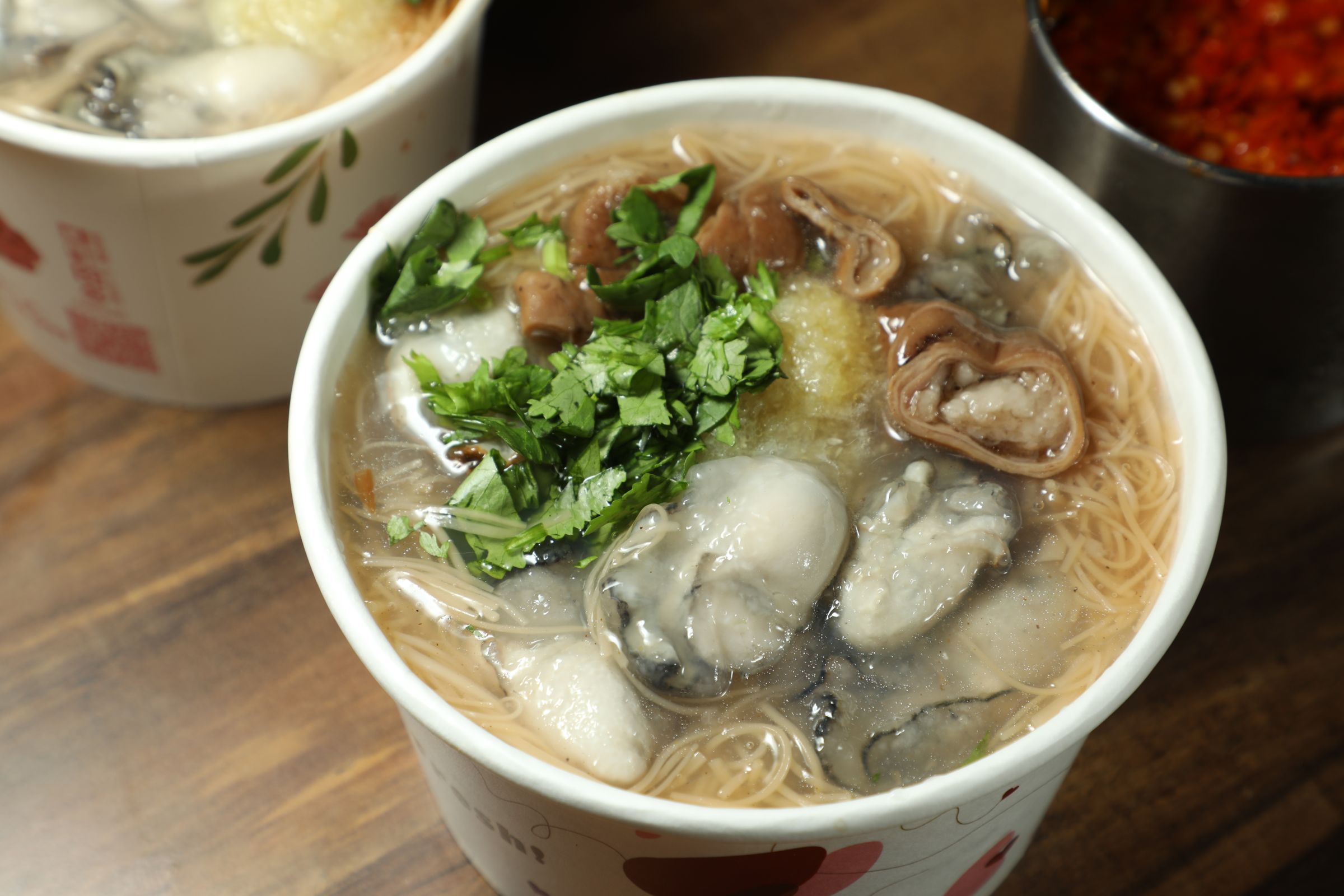 深丘麵線的靈魂在於深邃柴魚湯頭。（何宗昇攝）