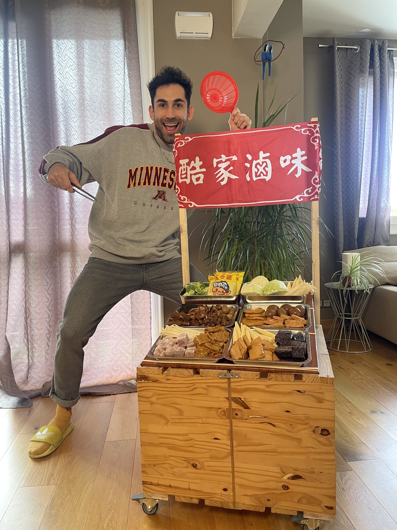 YouTuber「酷」經常透過影片向法國人宣傳台灣的美好。（翻攝自酷的夢- Ku's dream臉書）
