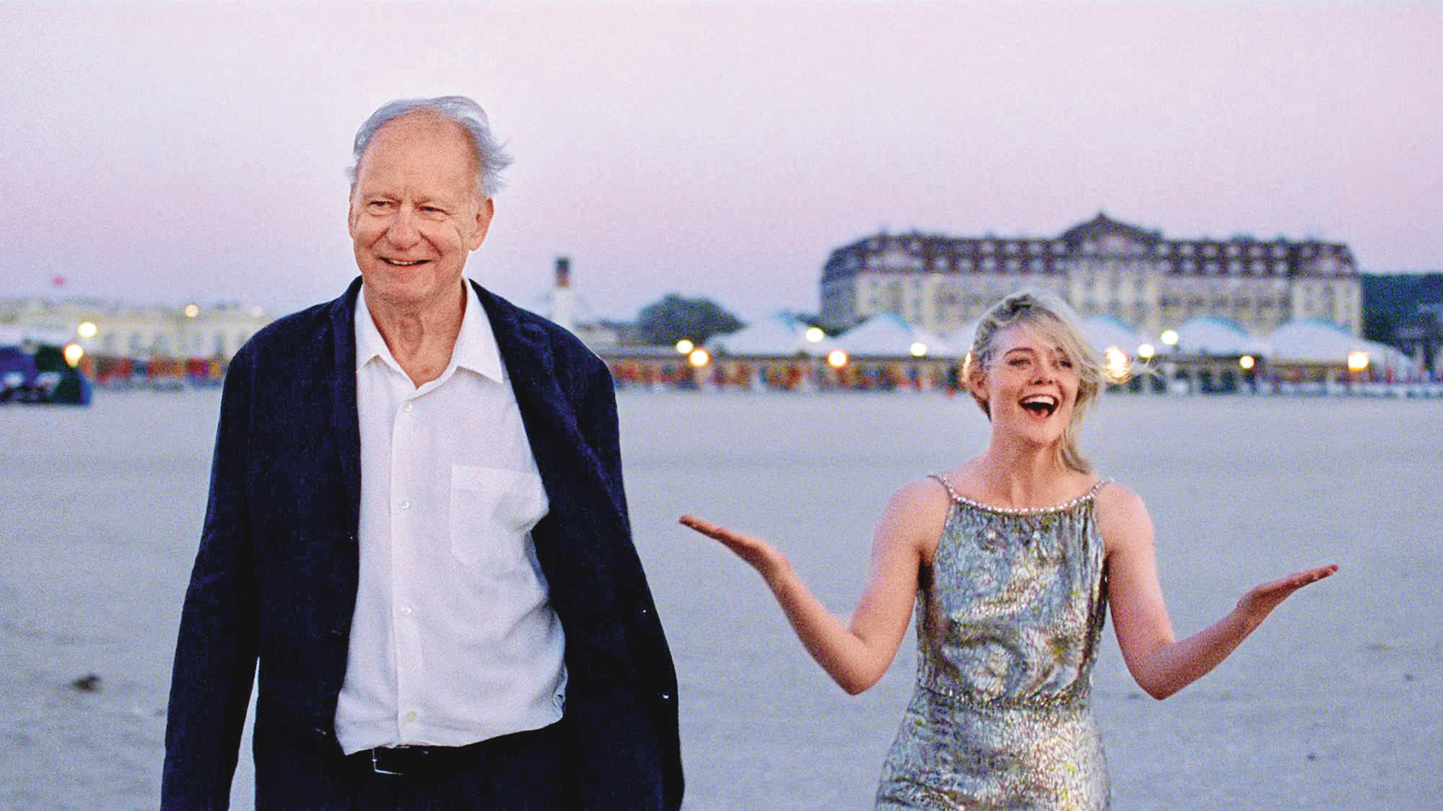 史戴倫史柯斯嘉過往曾在《龍紋身的女孩》和《沙丘》飾演反派,這次一反形象,注入真實情感與幽默感。(海鵬提供)