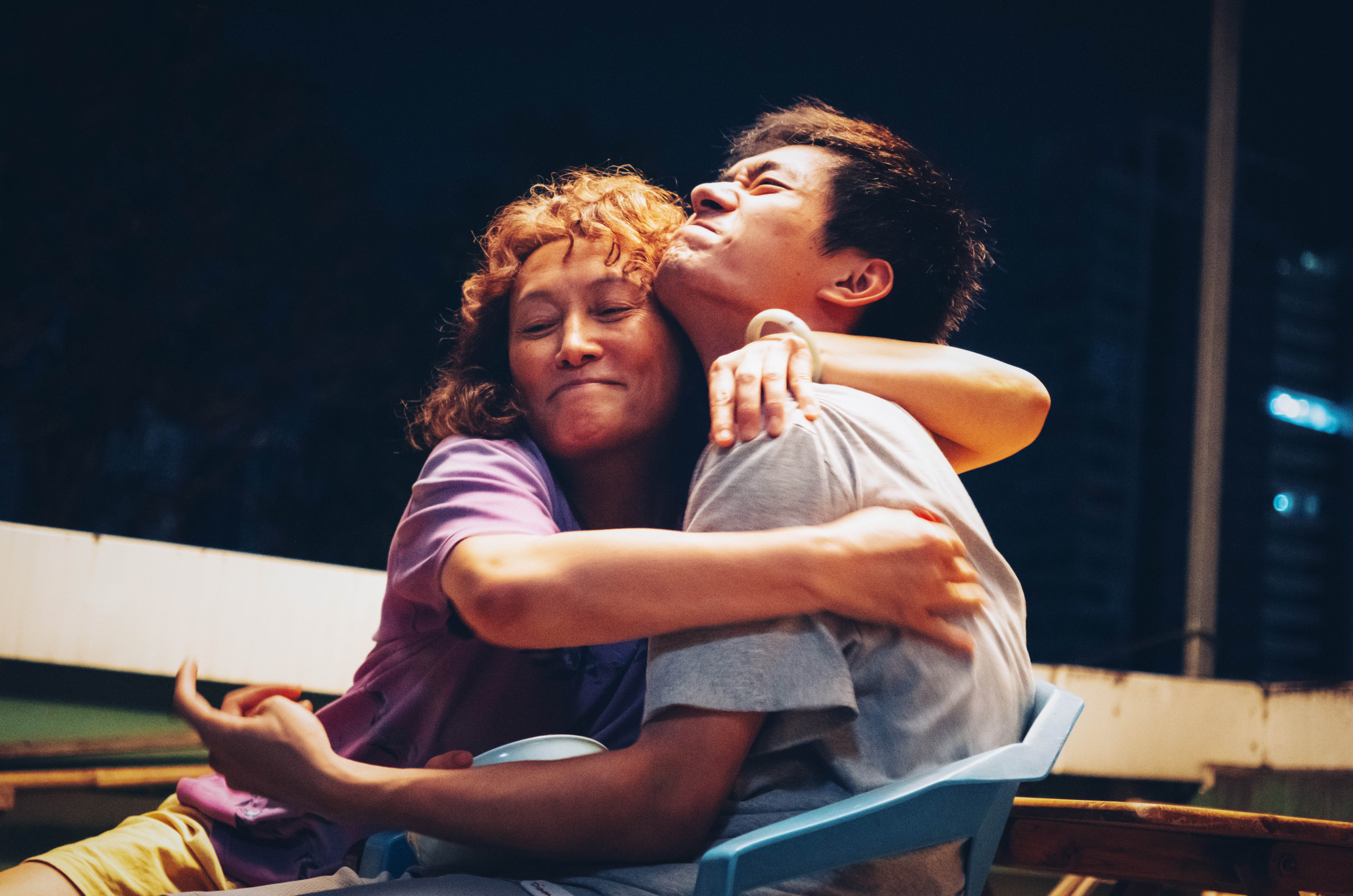 大陸男星易烊千璽在《小小的我》演活腦麻患者，他的肢體扭曲神演技令人驚嘆。（兩岸電影展提供）