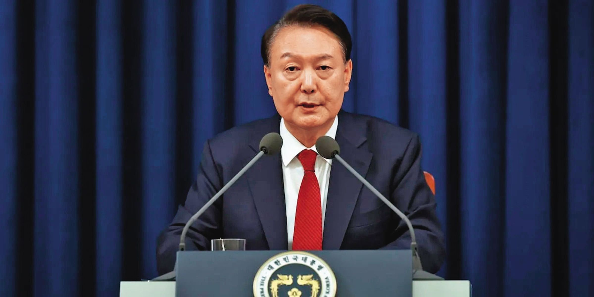 美方對尹錫悅(圖)頒布戒嚴令感到不解,並認為這是他的嚴重誤判。(翻攝韓國總統府直播)