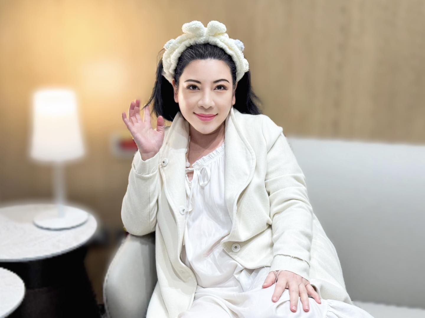 陳文茜昨於臉書po文，提到自己的病況，坦言肺裡的惡性腫瘤長大至10公分，肝臟的惡性腫瘤，從2個增加至少10個。（翻攝自陳文茜臉書）