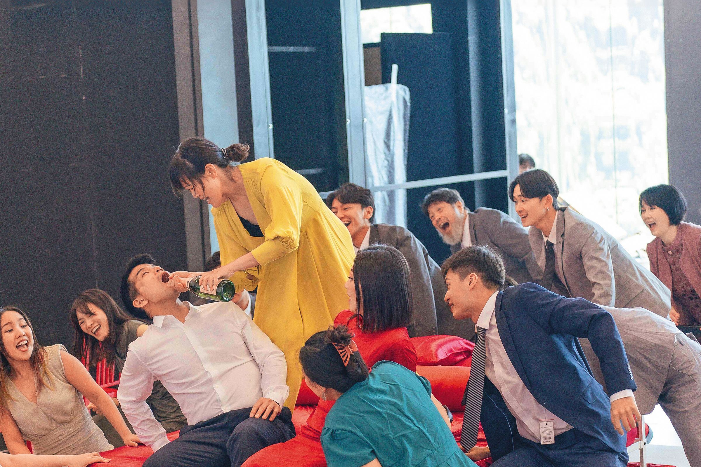 百老匯作業流程與台灣傳統劇場工作習慣大相逕庭,過程中需不斷磨合。(華文環藝提供)