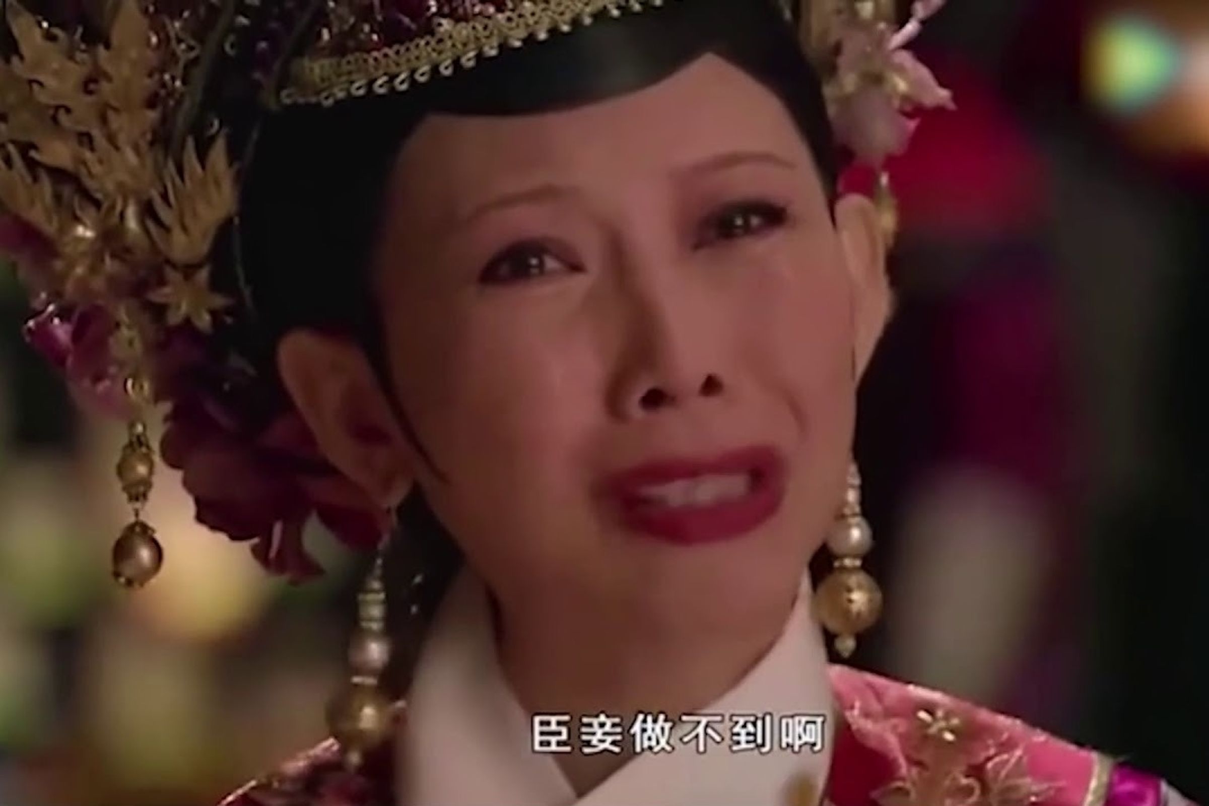 王晶透露,蔡少芬15年前接演《甄嬛傳》皇后角色,其實是迫不得已。(翻攝畫面)