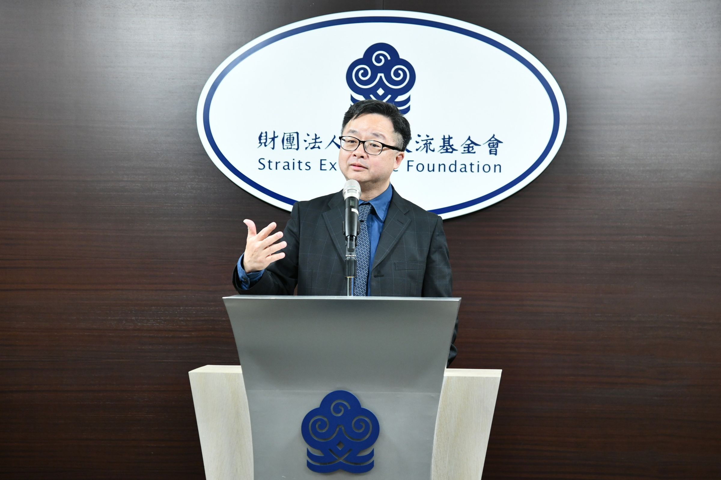 羅文嘉呼籲蔣萬安轉達,雙城論壇期間應停止中共軍機軍艦擾台,釋出善意。(海基會提供)