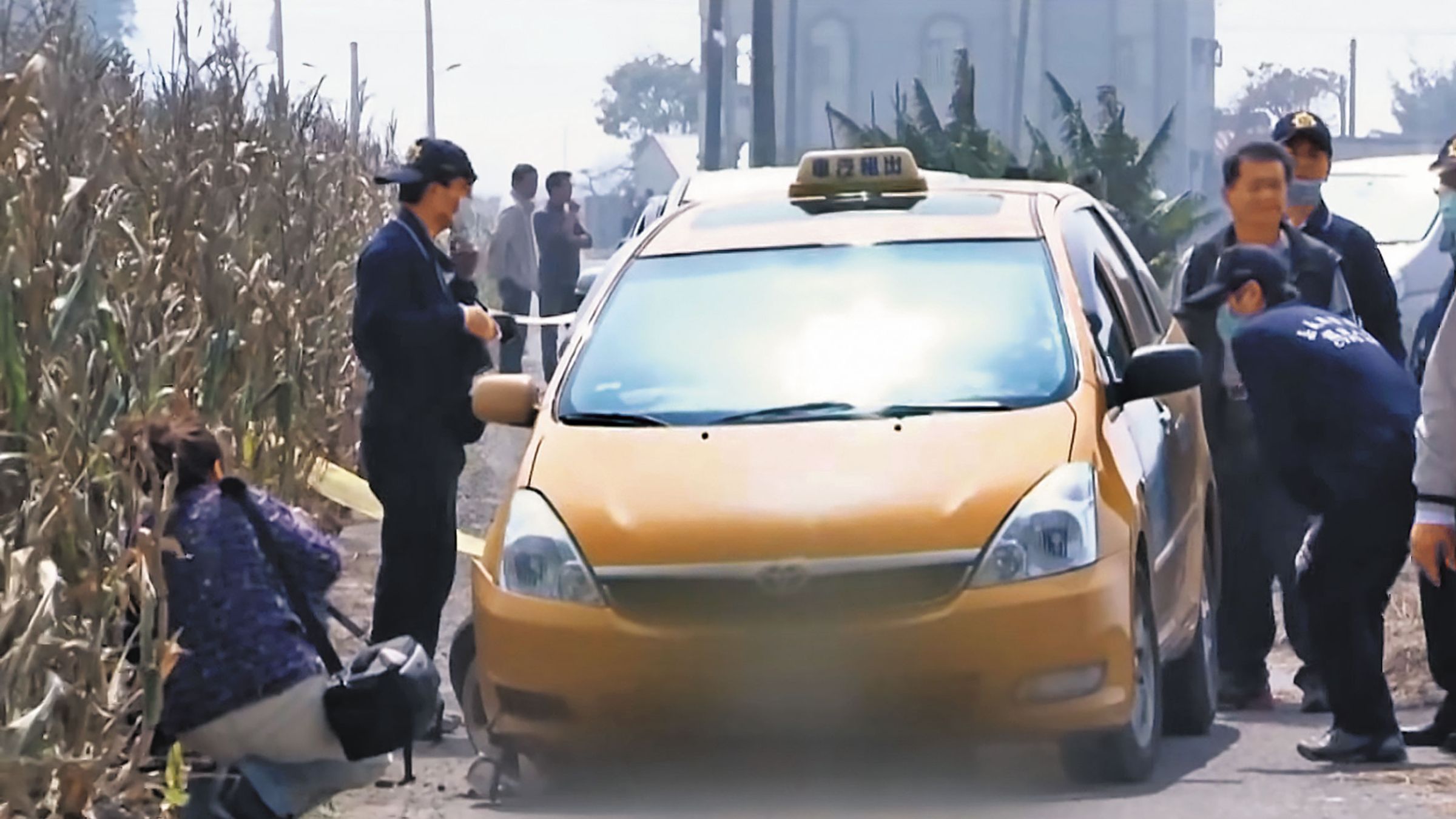 警方尋獲死者的計程車，在方向盤上採到蕭姓男子的指紋。（翻攝東森新聞）