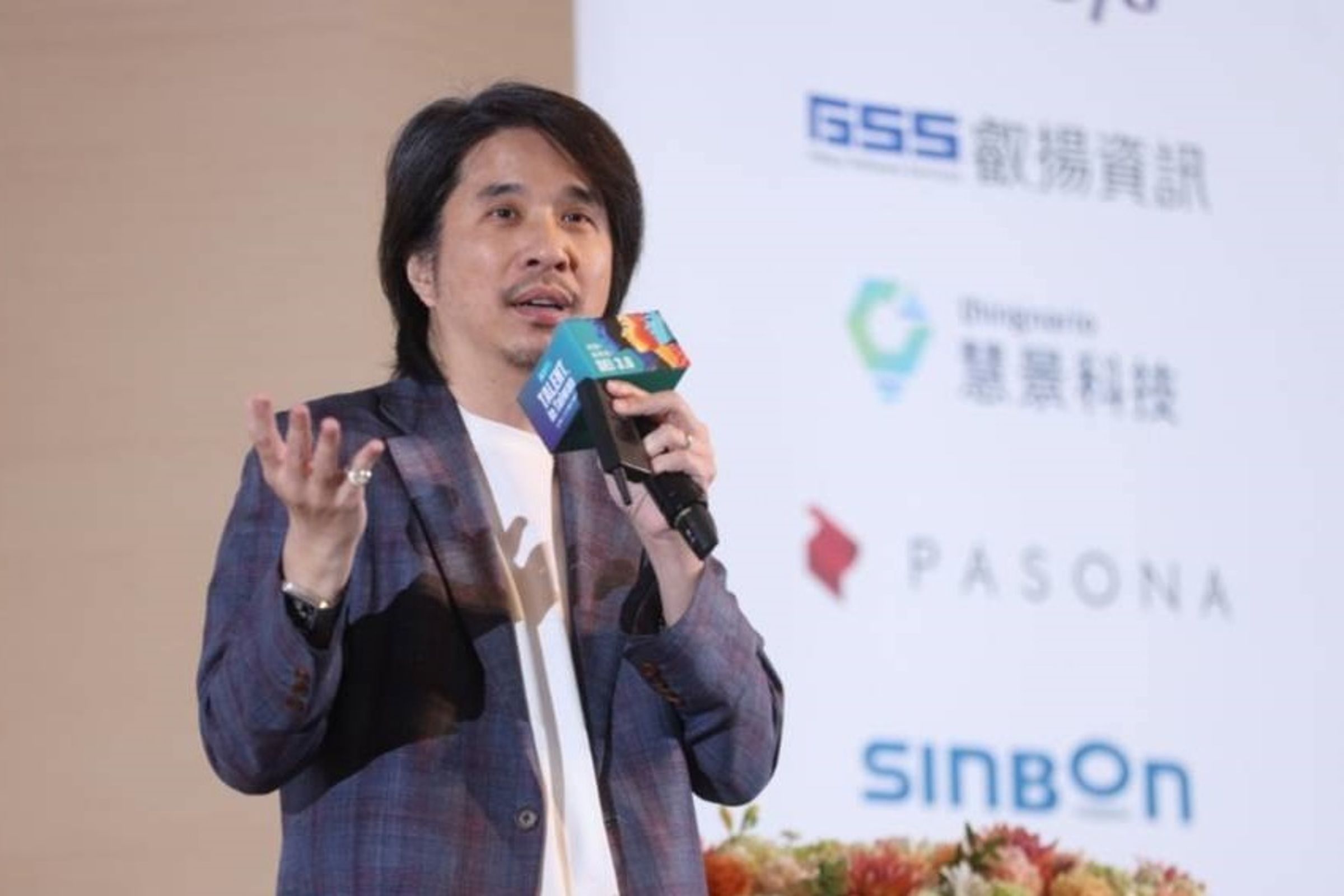 教育部聲明自曝葉丙成仍持有「幫你優」公司股份，卻被發現未進行財產申報。（翻攝葉丙成臉書）