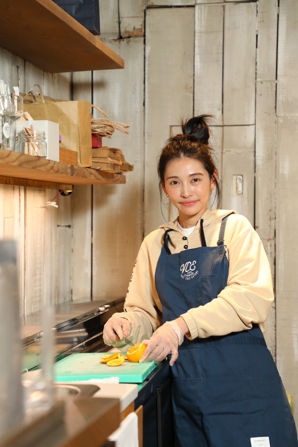 可愛又認真的店長Ally介紹自家餐點時也如小粉絲，讓「吃健康」這件事在「VAST Cali Eatery」變得很潮。
