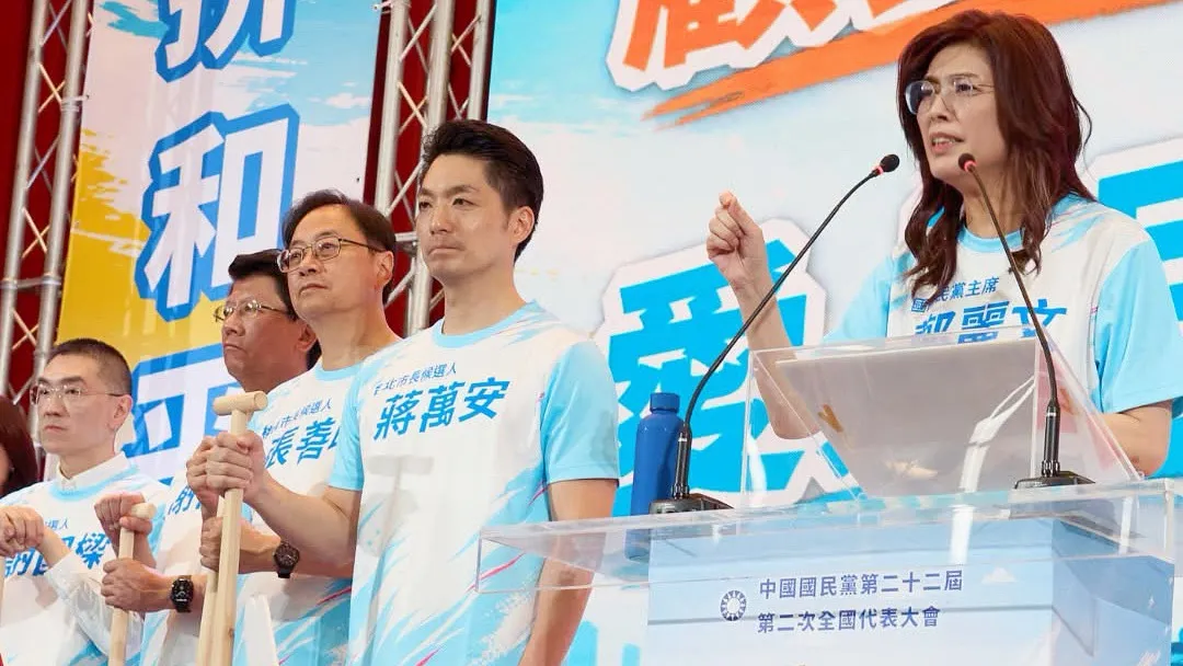 九合一倒數，鄭麗文（右1）多次表明，藍沒任一縣市穩贏。（翻攝鄭麗文臉書）