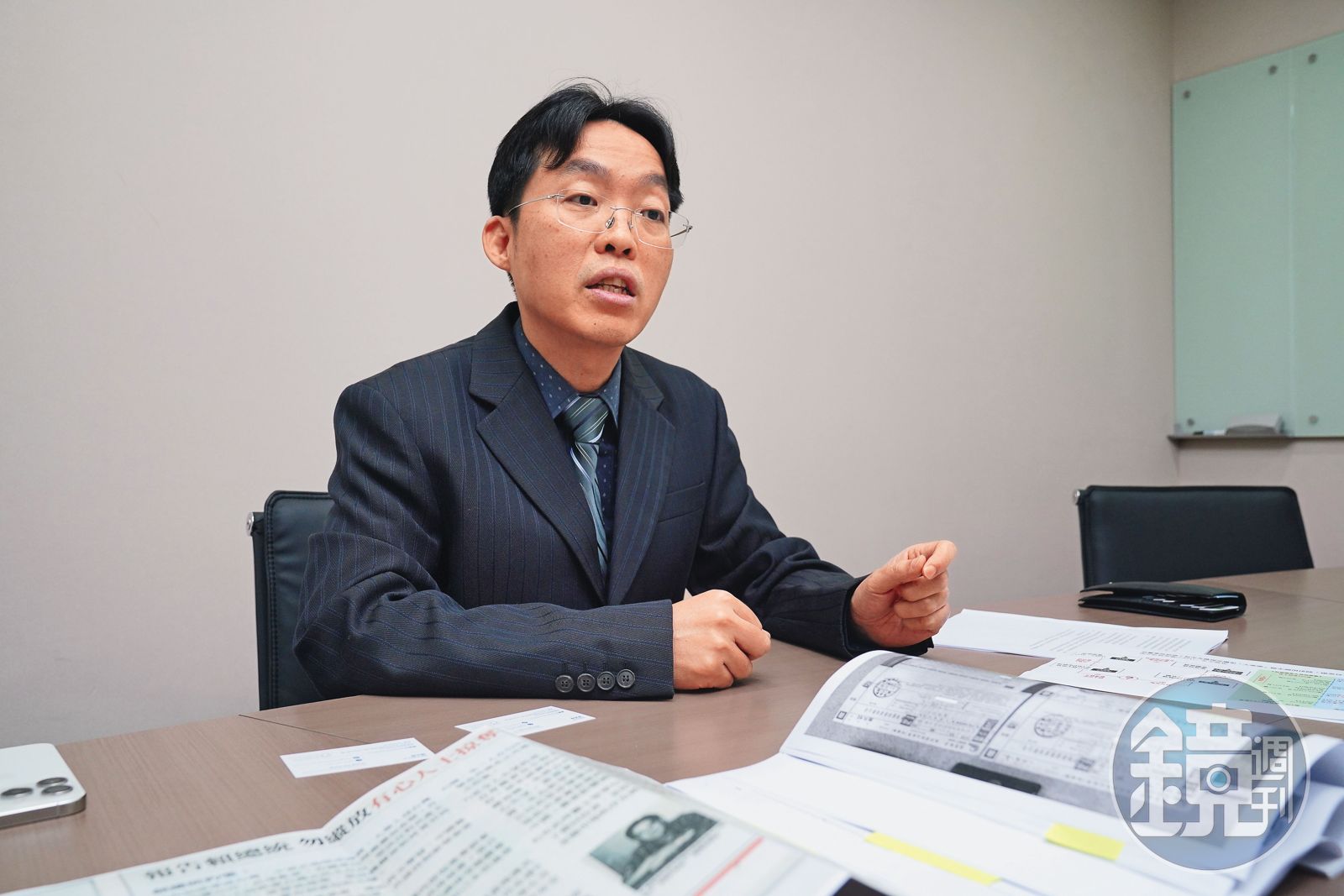 郭明昌去年底取得新華富泰經營權,但與舊團隊爆發許多糾紛