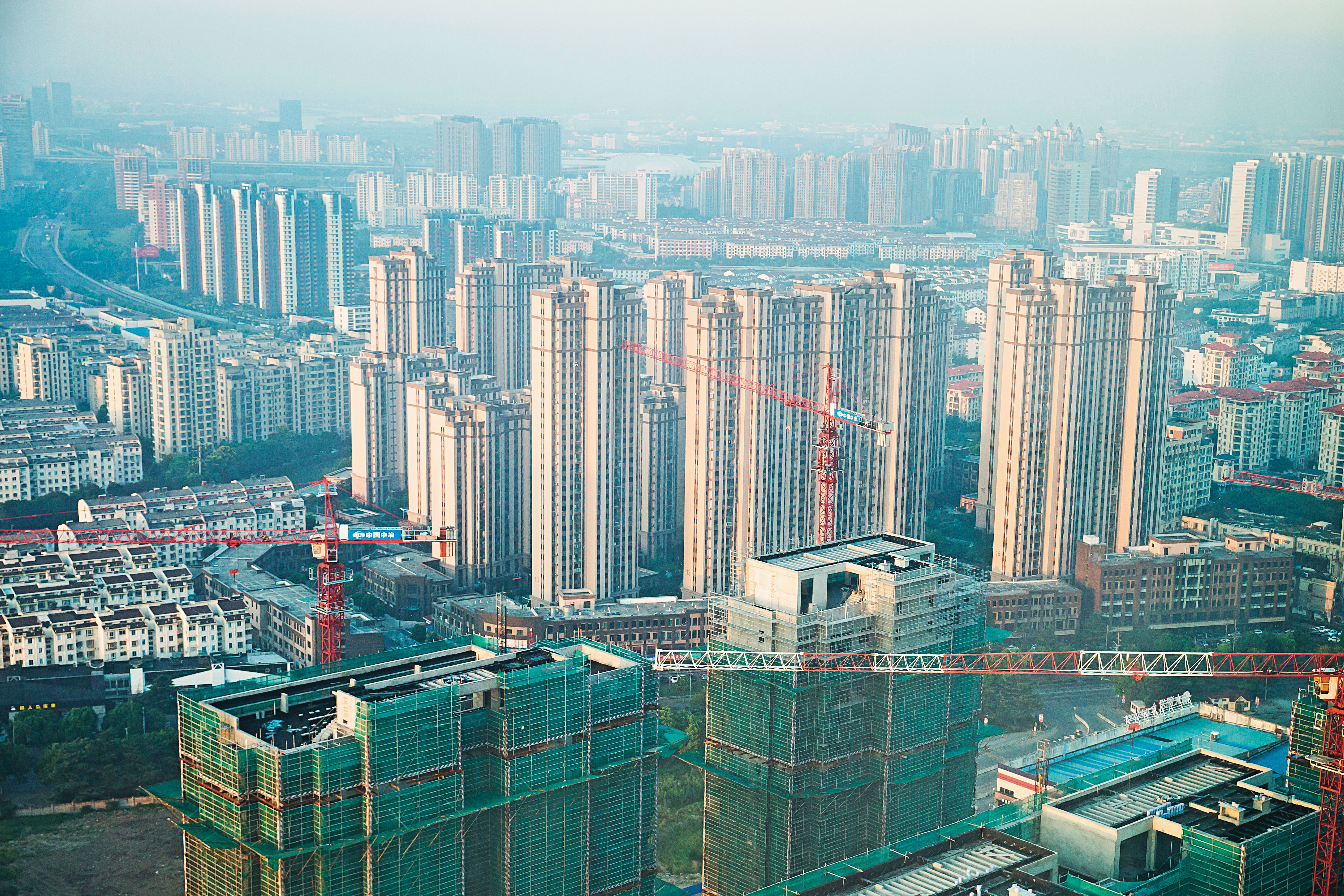 中國經濟的癥結點在房地產市場，房產問題要徹底解決，勢必要靠財政政策。