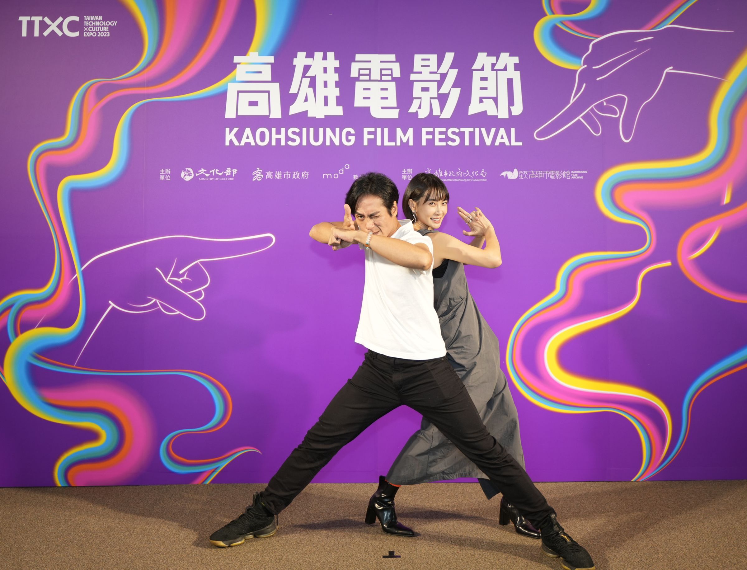 莊凱勛和李亦捷合作公視台語台《殺手老不休》,全台語臺詞讓兩人大呼不簡單。(高雄電影節提供)