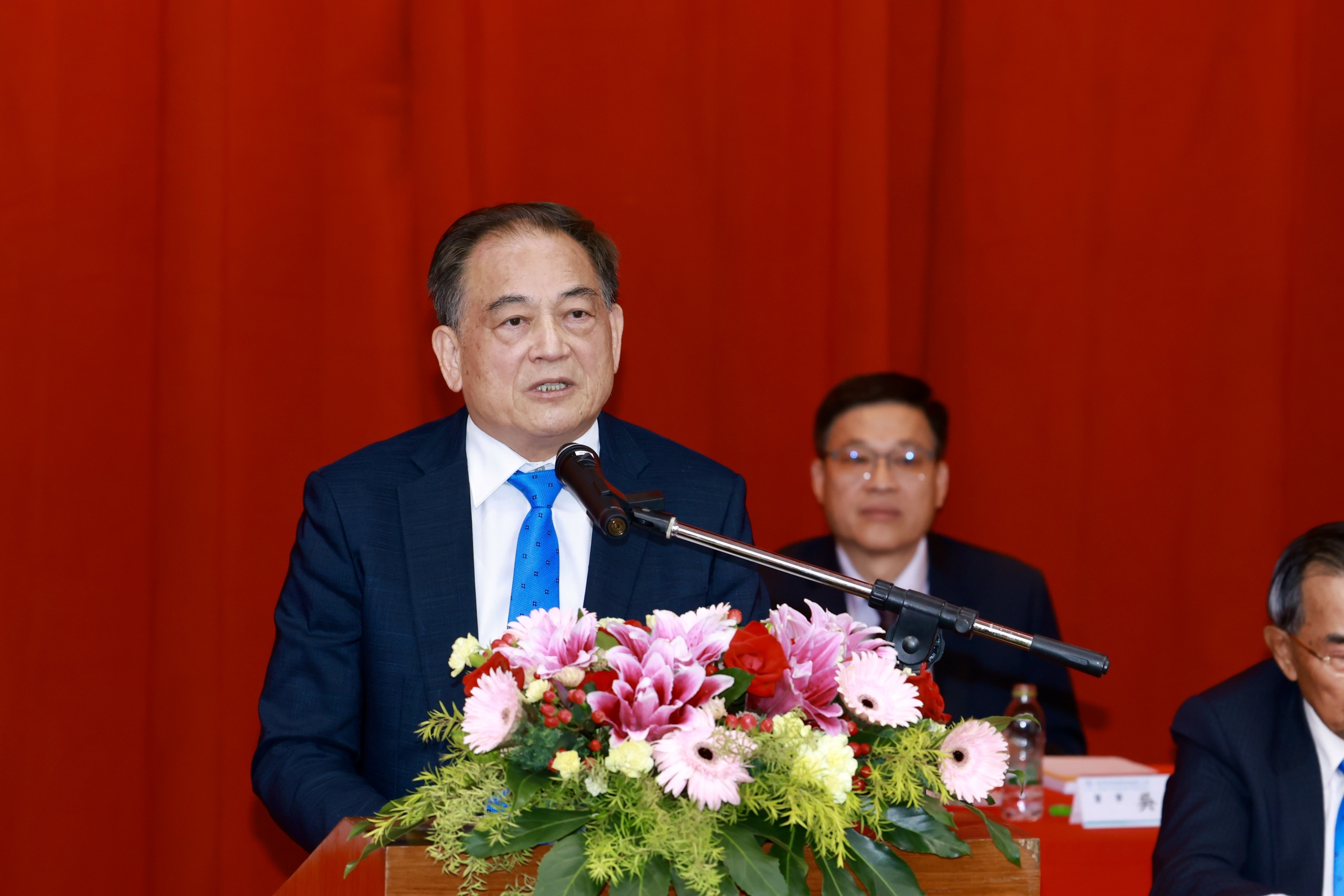 南亞科今日召開股東常會,由董事長鄒明仁主持。