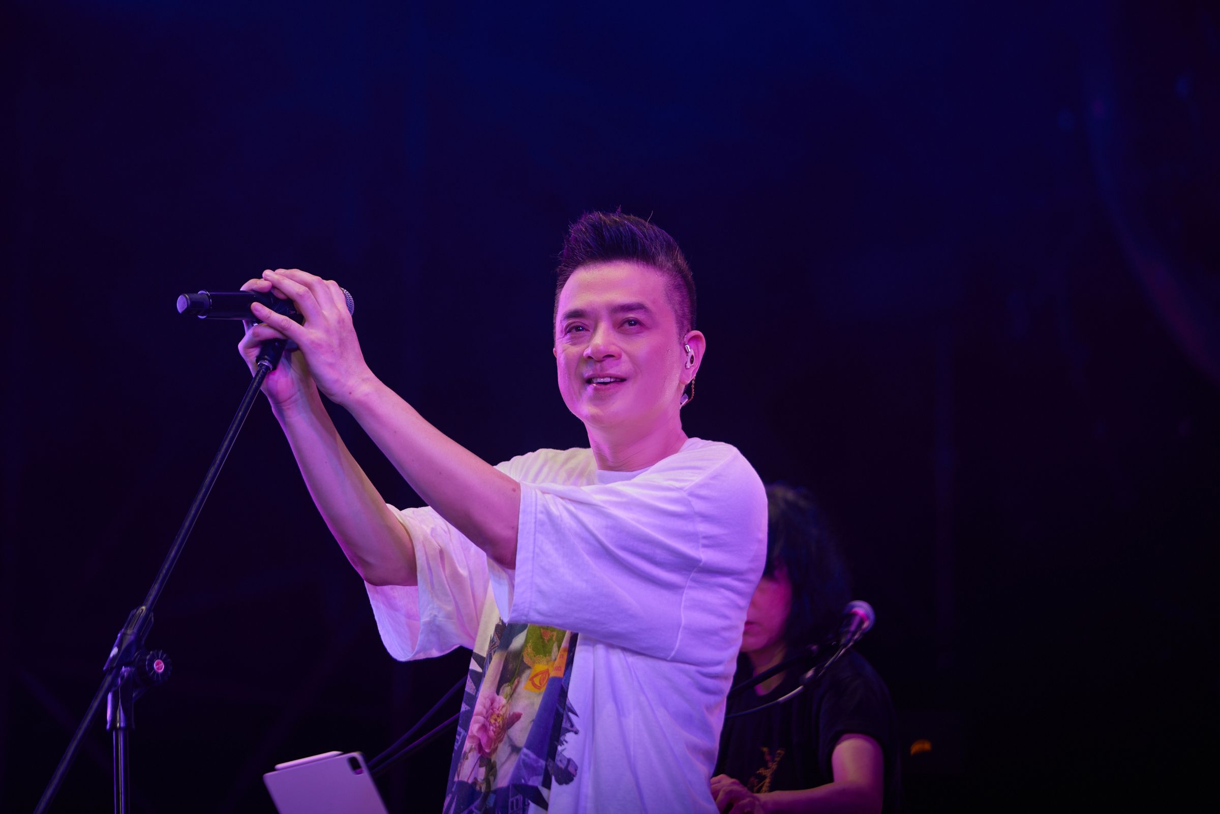香港創作才子黃耀明來台參加《吾夜Woo Love生活節》。(吾夜生活節提供)