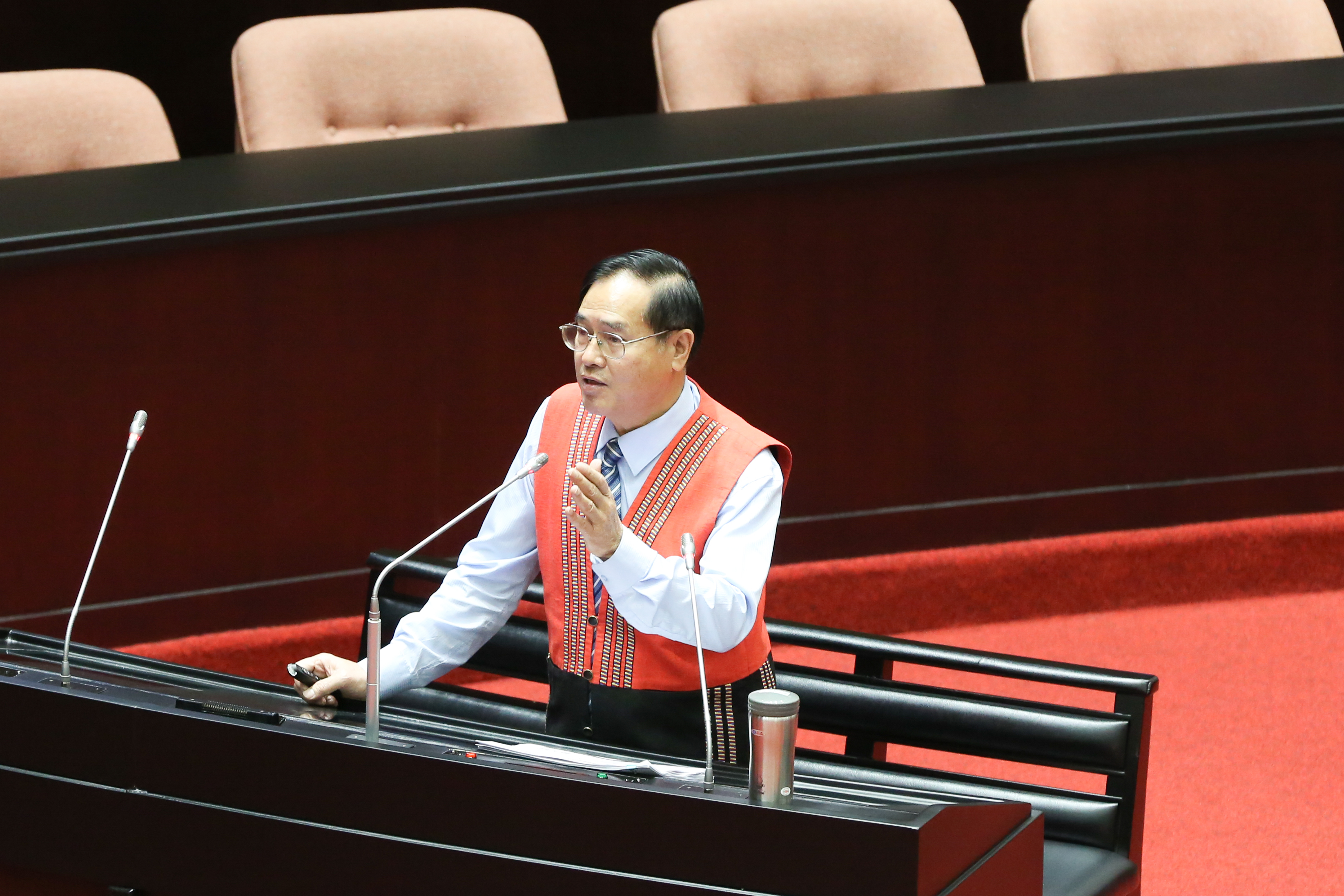 國民黨籍原民立委鄭天財辦公室今日遭檢調人員搜索。（本刊資料照）