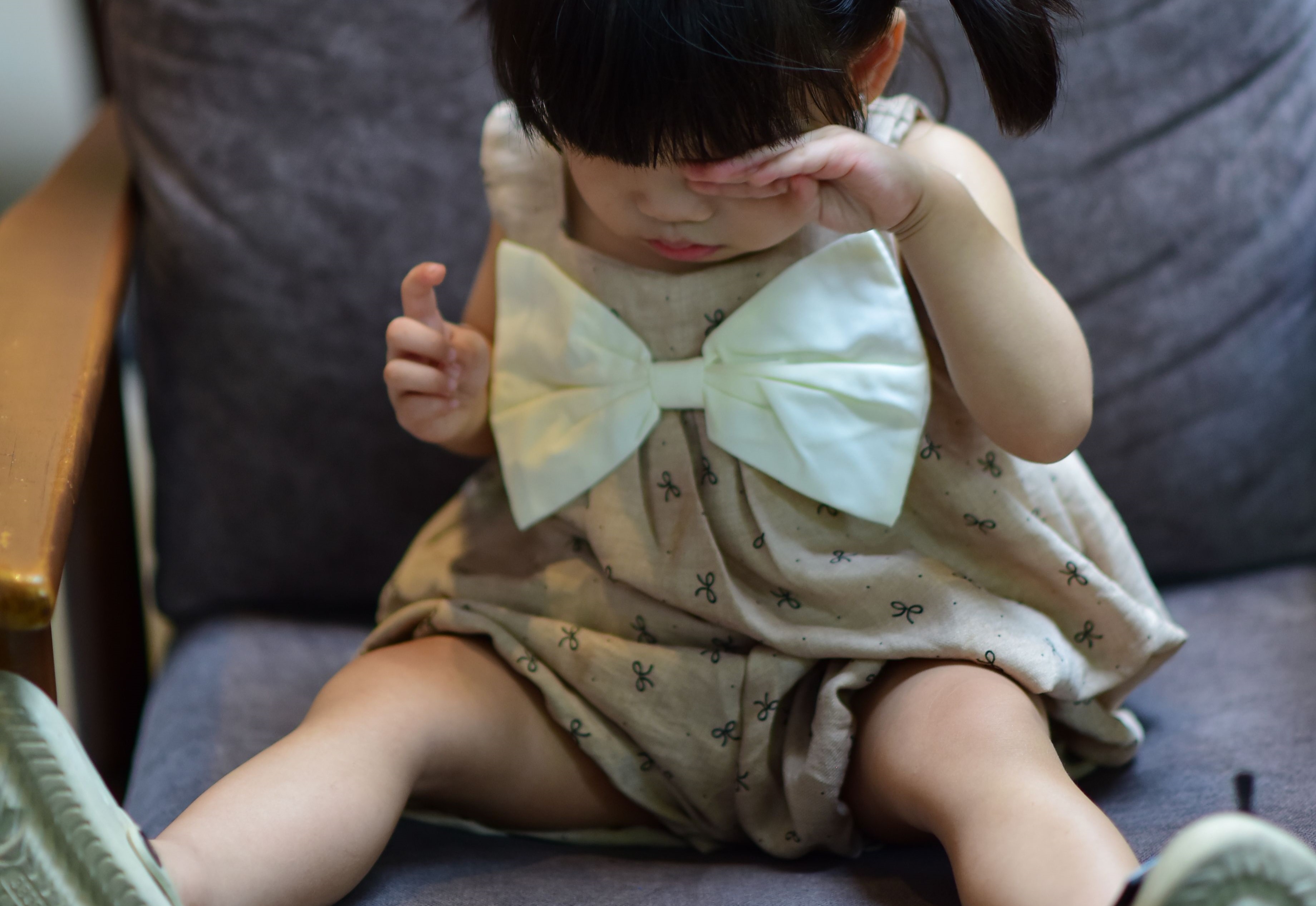 鬥雞眼是重症警訊?2歲童上一秒喊媽媽、下秒竟插管裝葉克膜... 醫揭「腸病毒4大奪命前兆」