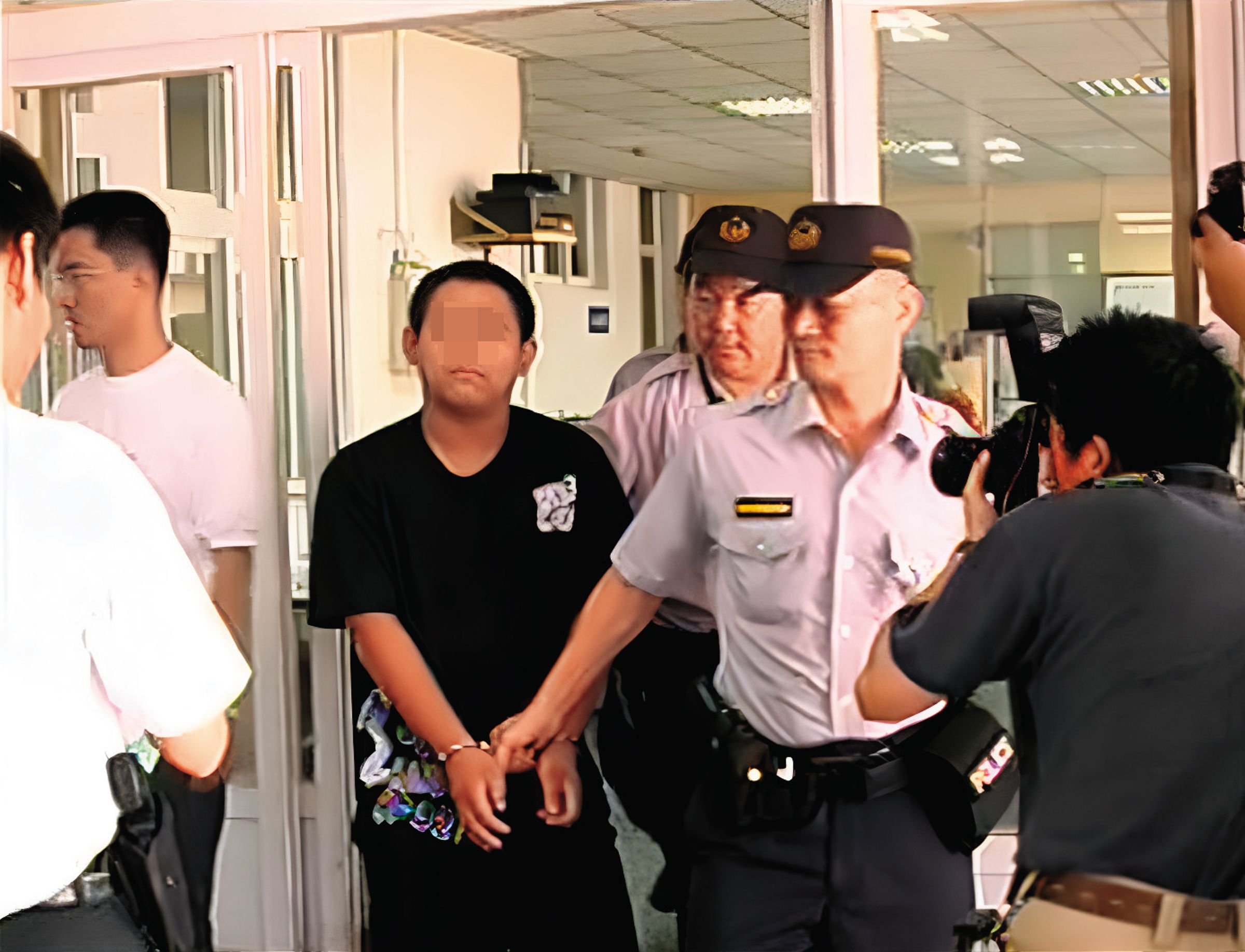 下手打死被害人的歹徒,向警方坦承犯案並供出主謀。(東森新聞提供)