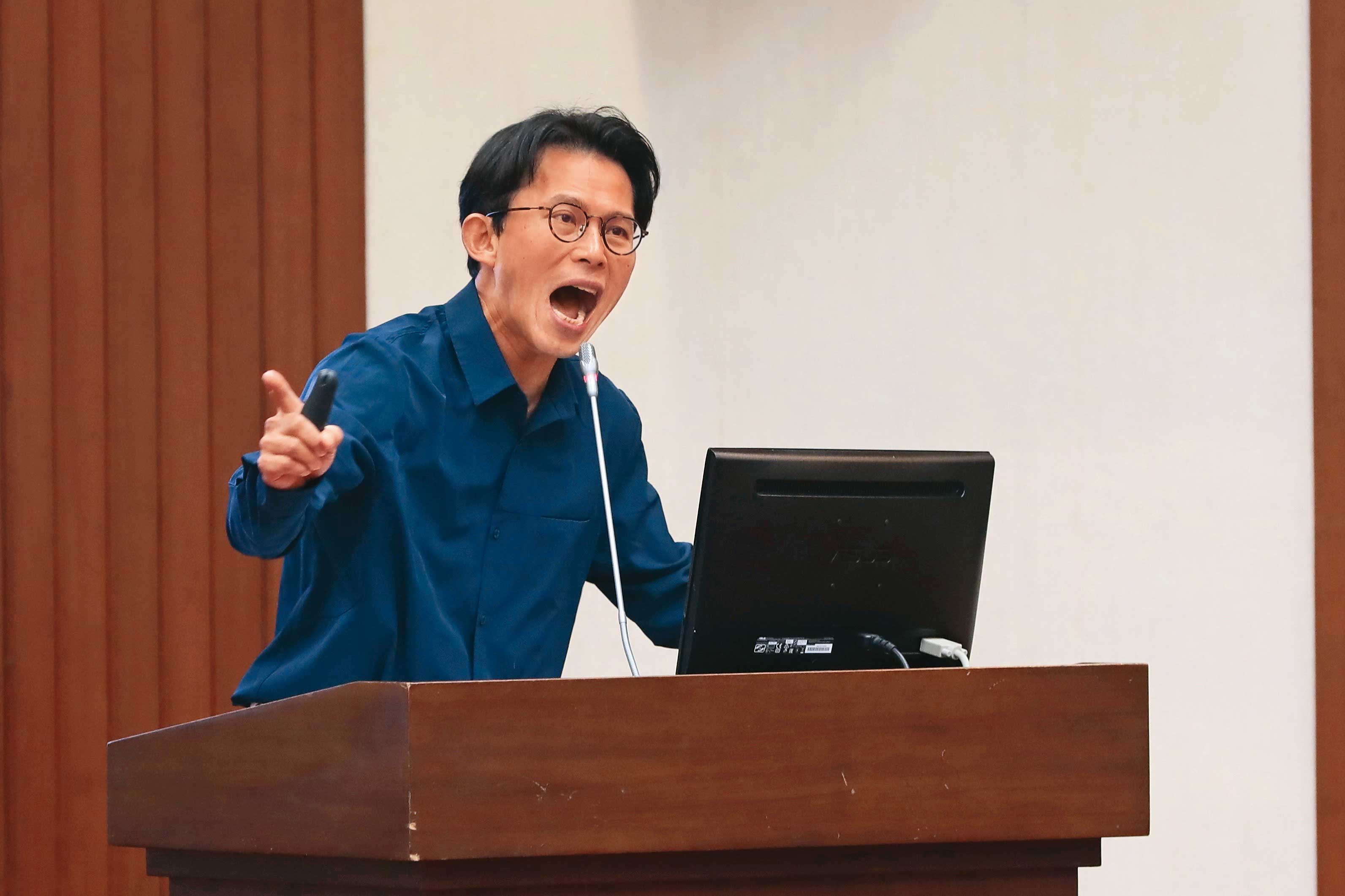 黃國昌拿錢辦事收賄關鍵對價證據已浮現,恐有其他立委也暗助臺雅。(鏡報林煒凱)