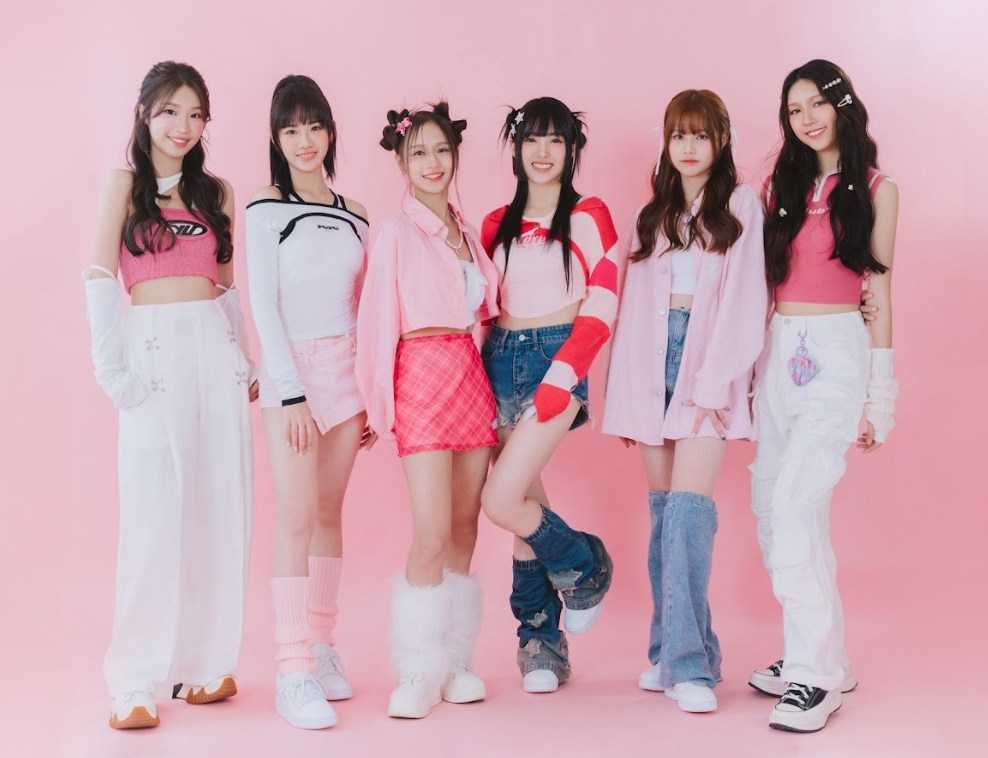 「幽靈水晶CRYXTAL」成員蔡菜（左三）挑戰32蹲大成功，打算揪全團一起挑戰。（踢帕娛樂提供）