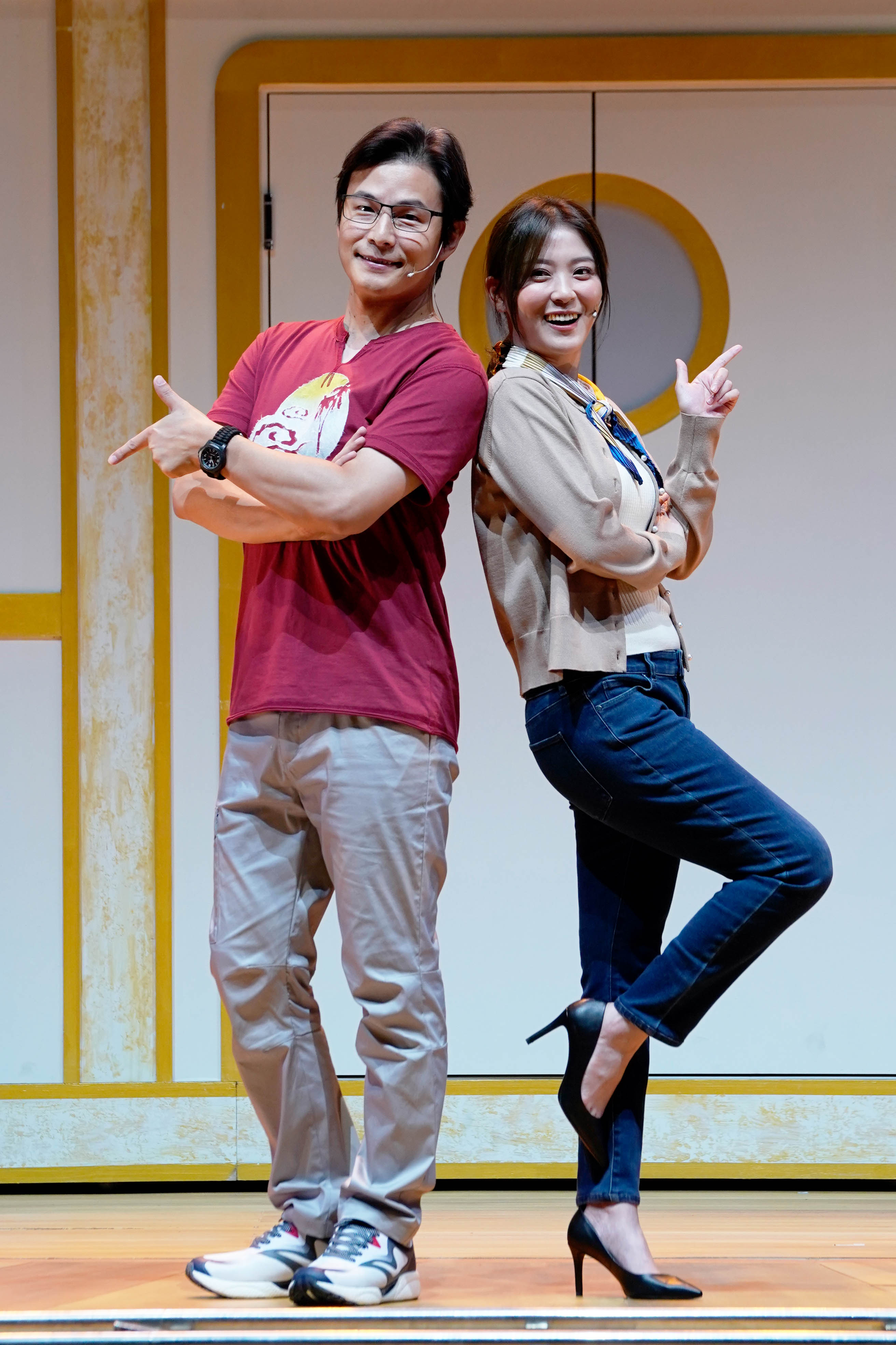 孫協志和卓文萱在劇中飾演夫妻檔。(全民大劇團提供)