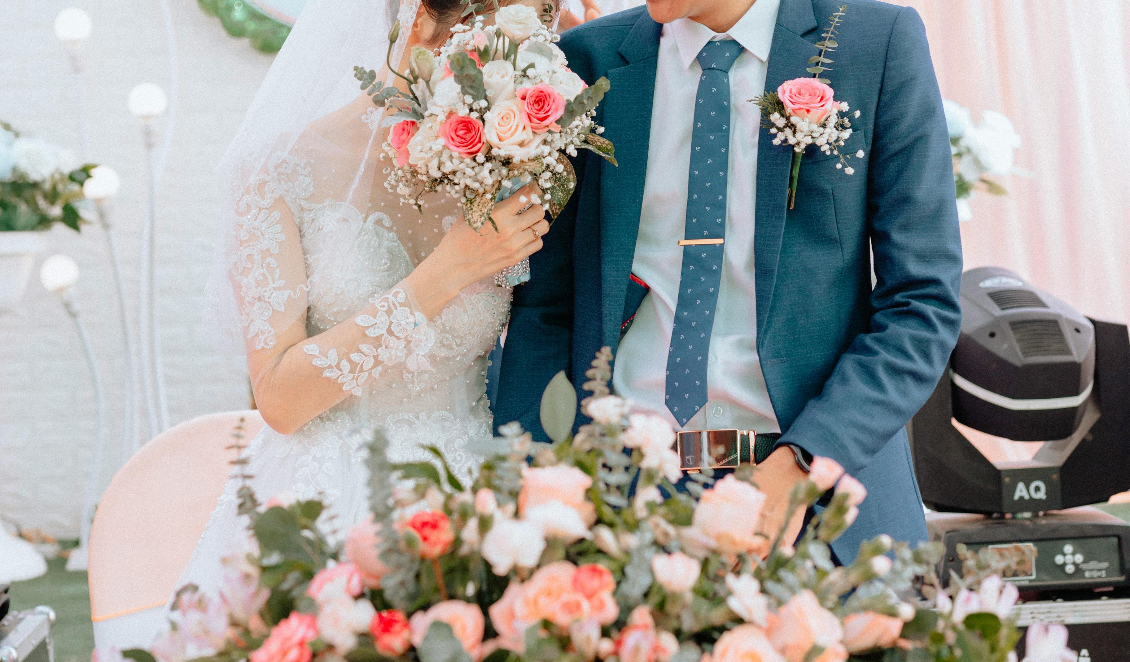 這名女網友婚禮辦得體面，卻遭同父異母弟弟控訴沒出自己的出席費用。爸爸的小三甚至洗腦她其家族的「毀三觀」價值觀。（示意圖，非當事人；pexels）