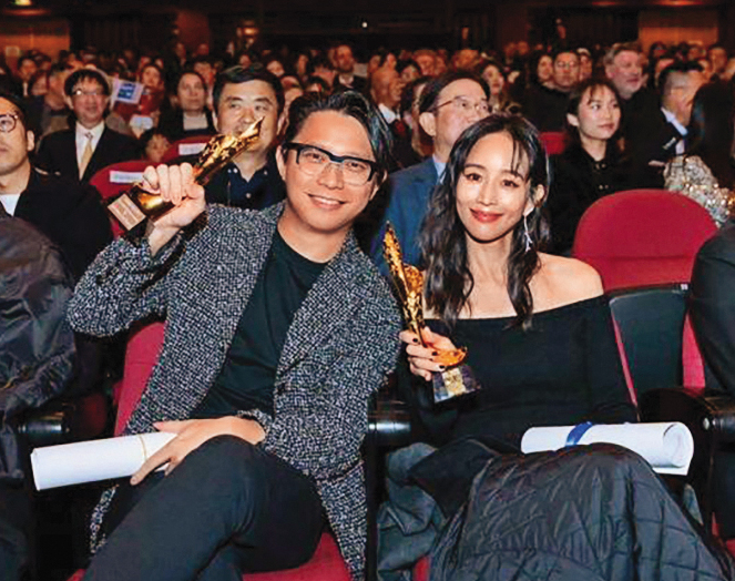 張鈞甯（右）、柯汶利（左）去年因《默殺》雙雙得獎，今年會有其他愛的結晶嗎？（挑眉）（翻攝自《默殺》臉書）