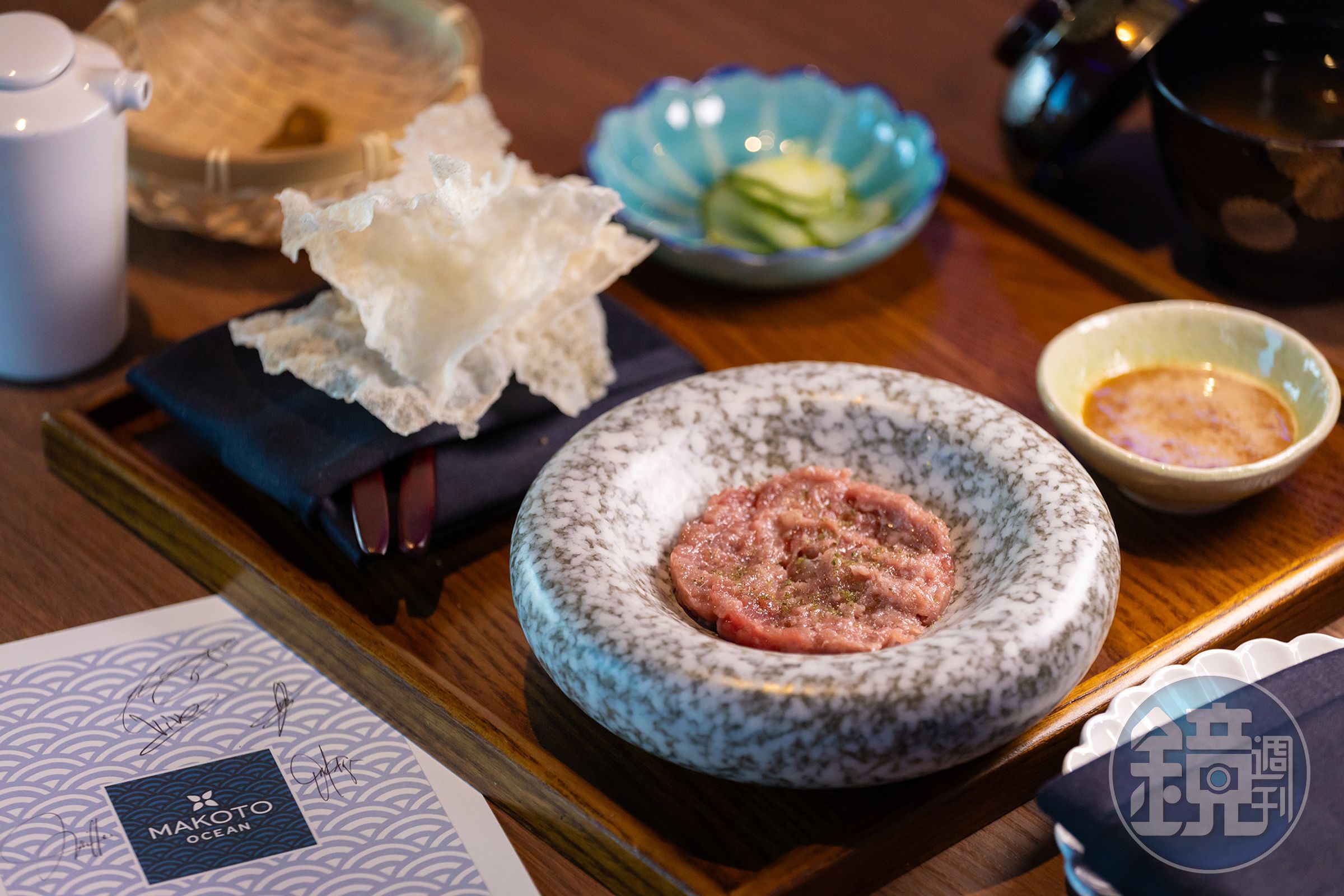 「奧谷的海漾日本料理」以套餐方式供應，前菜有滋味鮮美的牛肉韃靼。（套餐45美元／人，約NT$1,457）