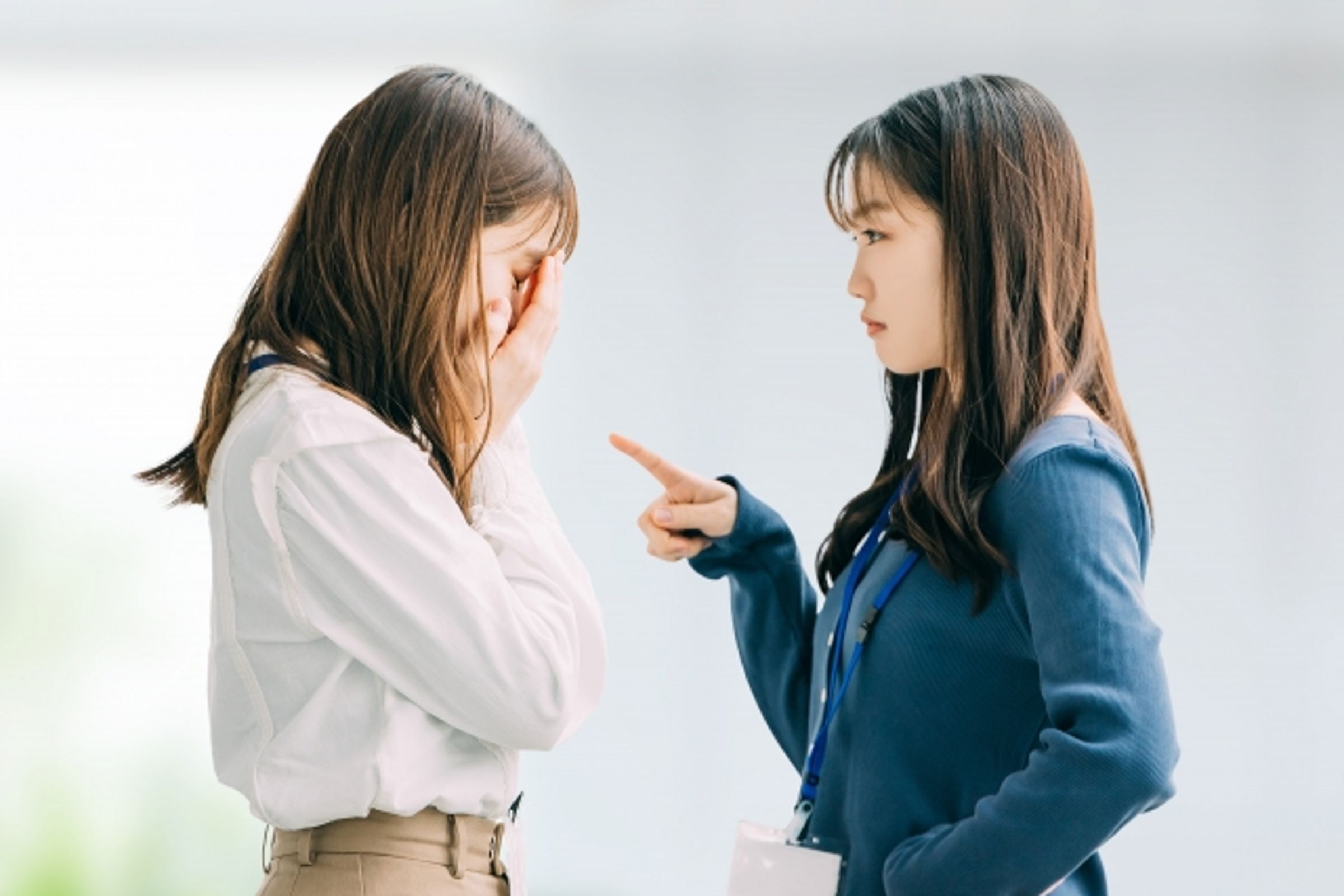 一名女員工抱怨，因闆娘是小三扶正，整天懷疑老闆劈腿女職員，公司常上演宮鬥劇。（示意圖，photoAC）