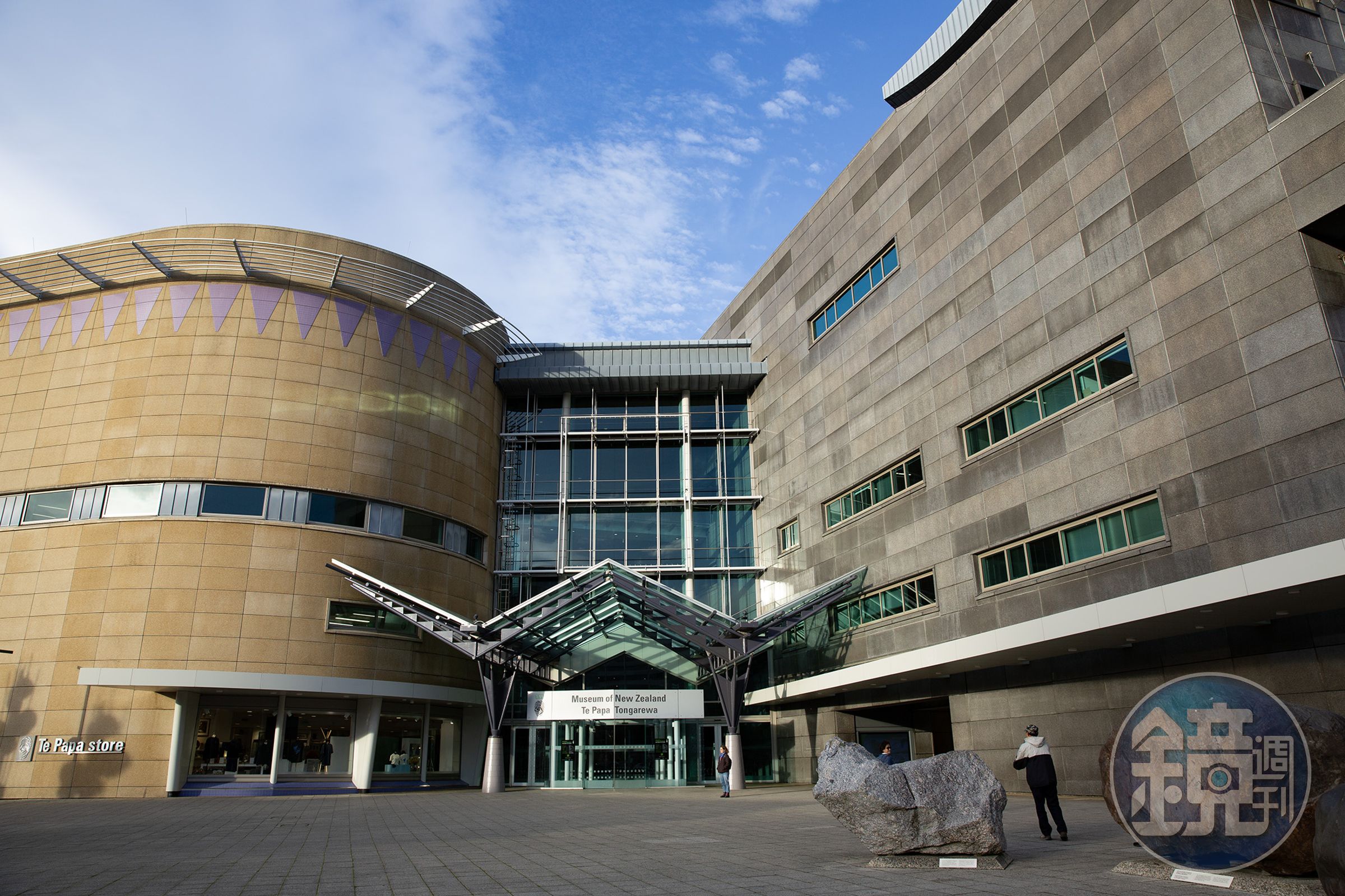 位於威靈頓海港旁的「紐西蘭蒂帕帕國立博物館(Museum of New Zealand Te Papa Tongarewa)」,展出許多關於紐西蘭的自然生態、毛利文化、移民歷史與藝術。