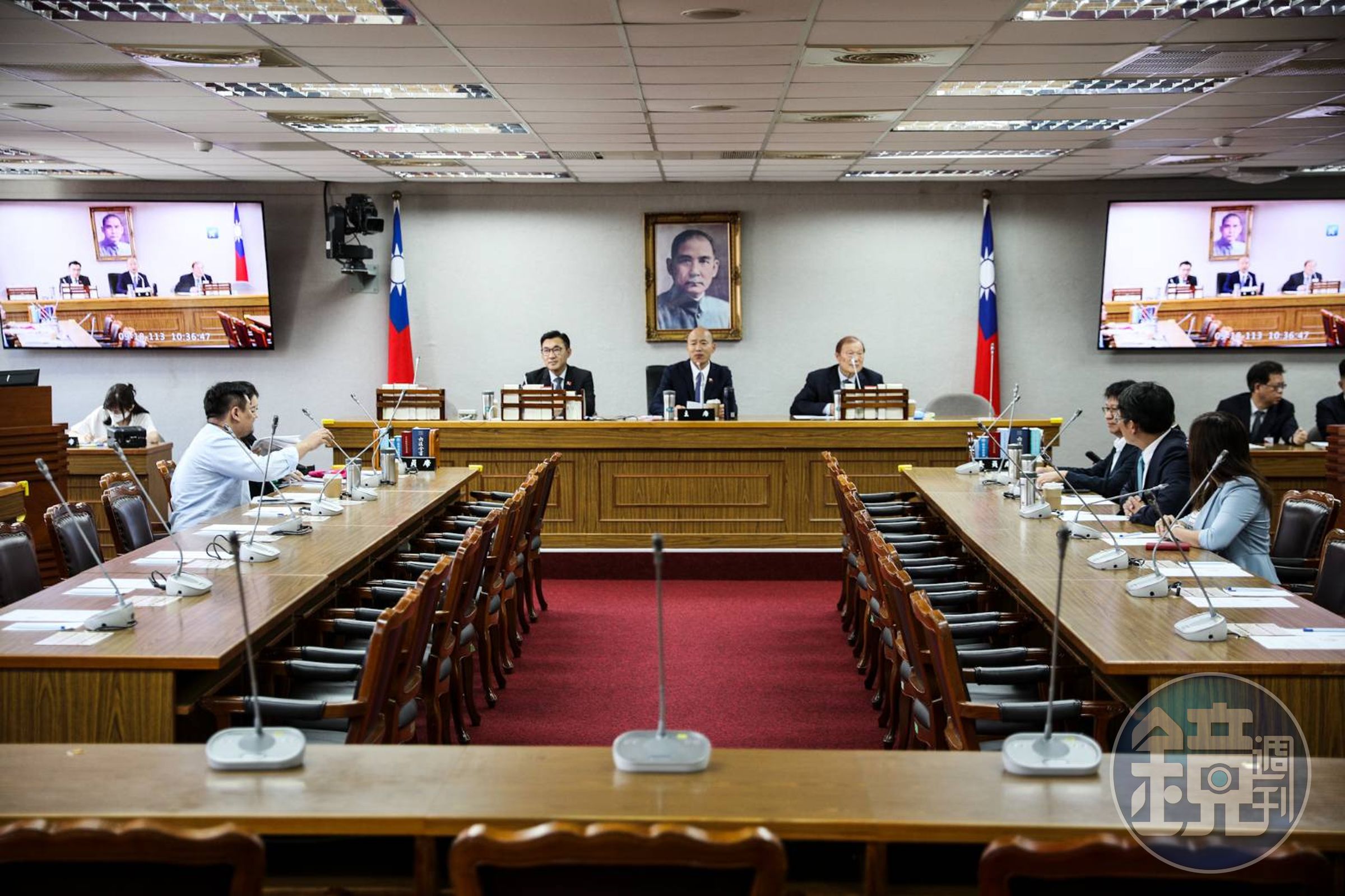 韓國瑜今邀集藍綠白進行黨團協商,但在議事日程上沒有共識,協商破局。