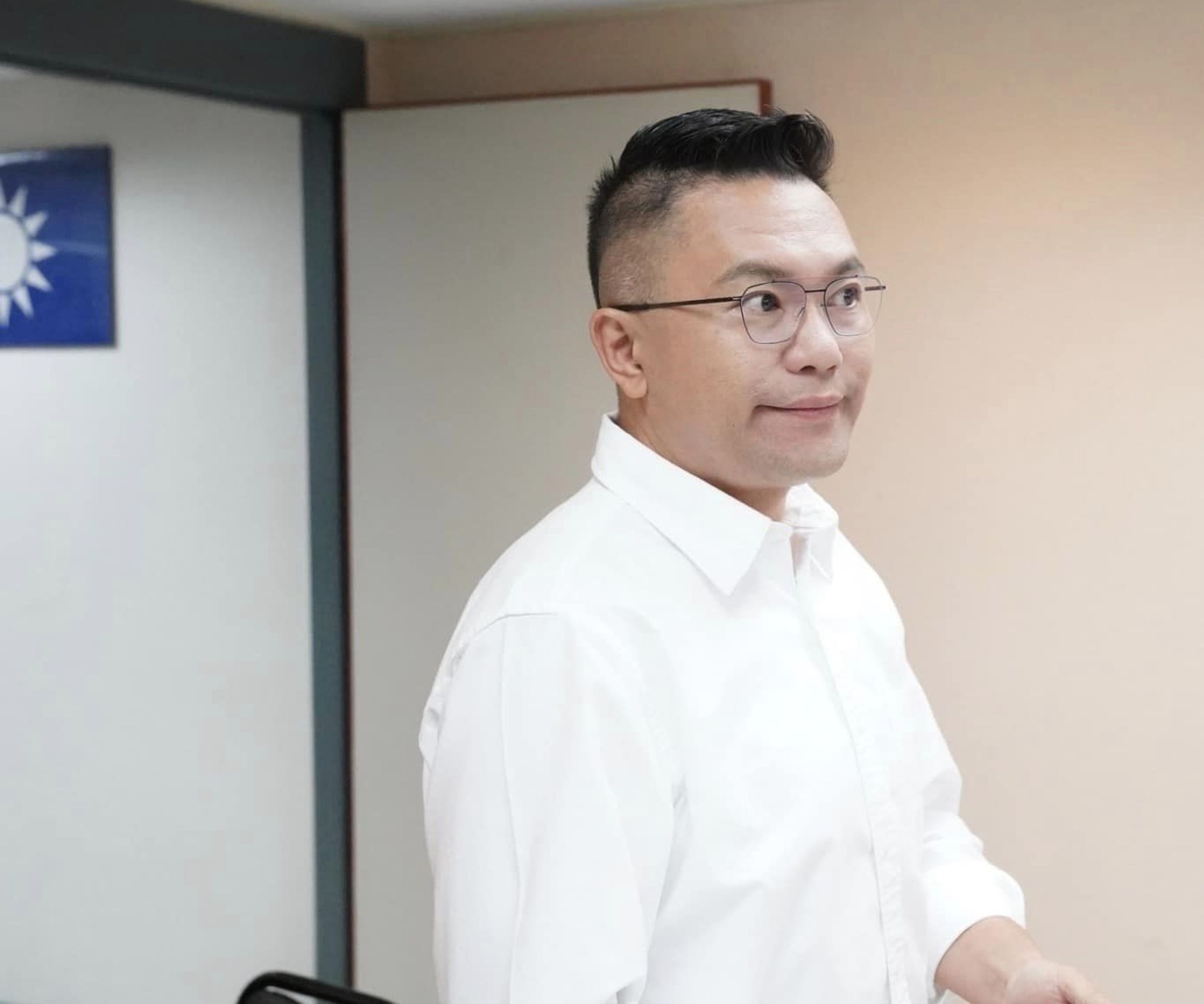 張斯綱直言，「100分就是侯柯合作，但是沒有100分，要不要把飯桌都掀了？沒有必要。」（翻攝自臉書＠張斯綱）