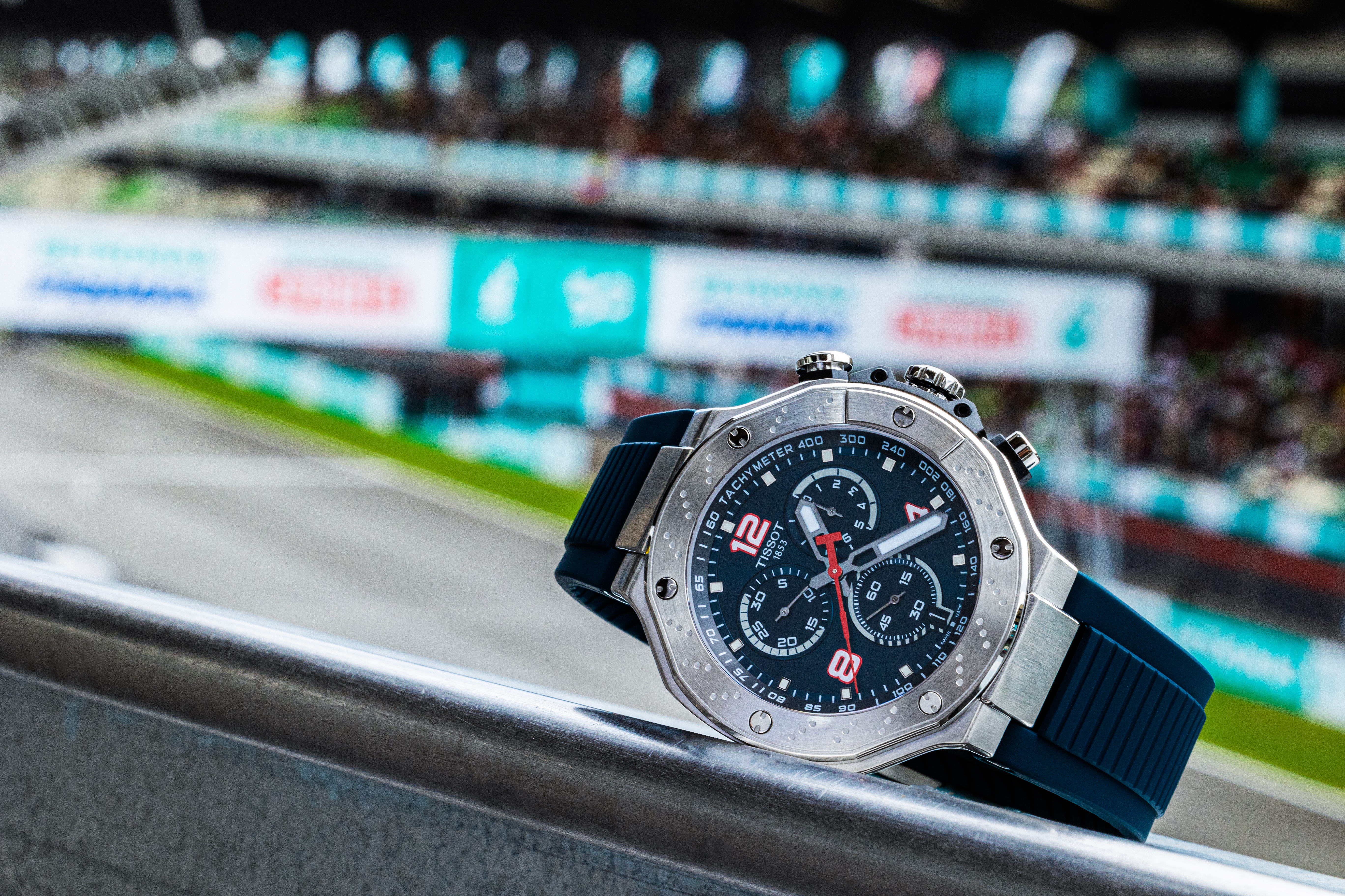 TISSOT天梭表與MotoGP™是錶壇裡頭，手錶與競速賽事最經典的合作關係之一，每年推出的主題限定錶款也是許多車迷玩家的心頭好。