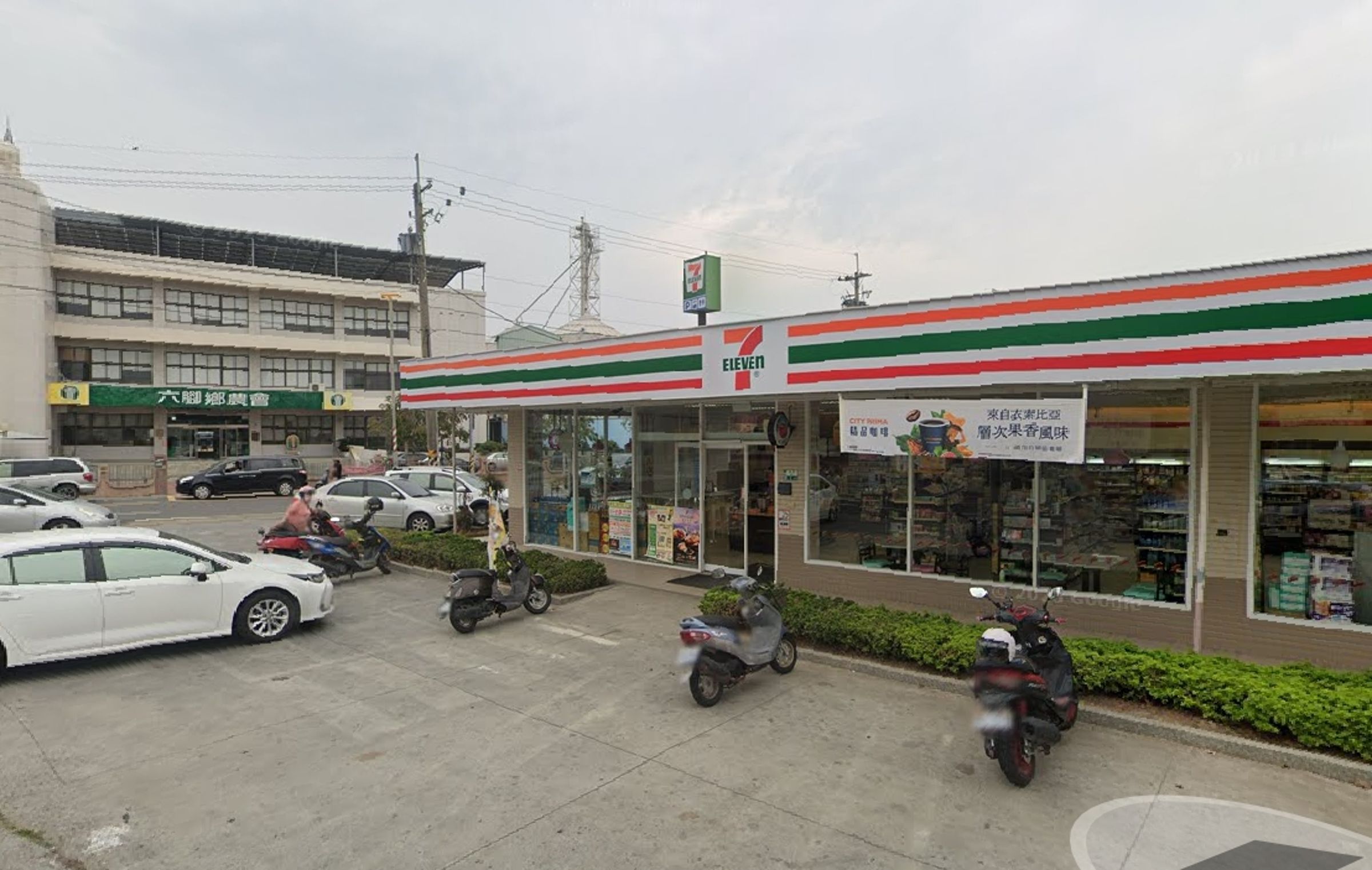 嘉義的7-11「蒜頭門市」引發網友好奇,其實知名歌手伍佰就是來自這裡的「蒜頭人」。(翻攝自Google Maps)