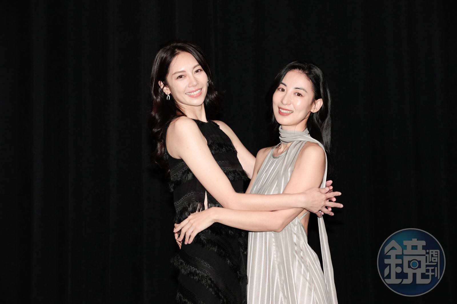 廖奕琁與大久保麻梨子上演女女戀，彼此老公都很支持她們的合作。