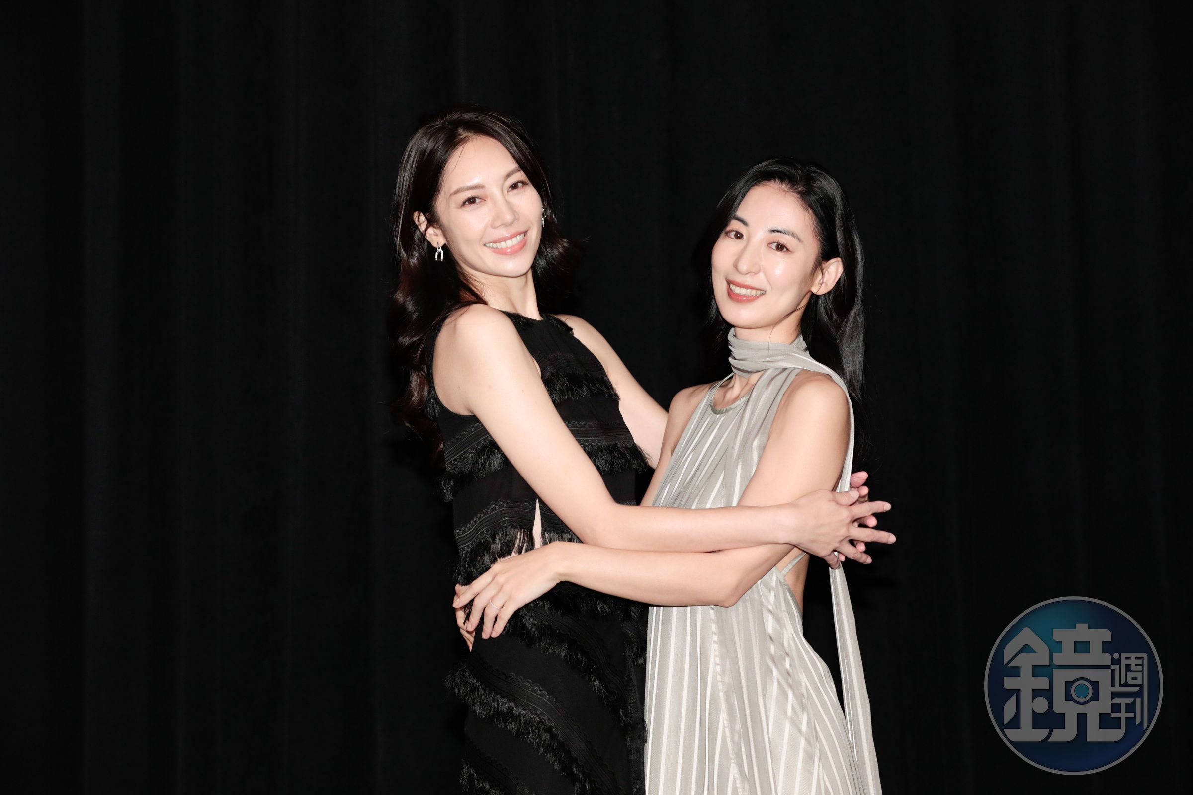 廖奕琁與大久保麻梨子上演女女戀,彼此老公都很支持她們的合作。