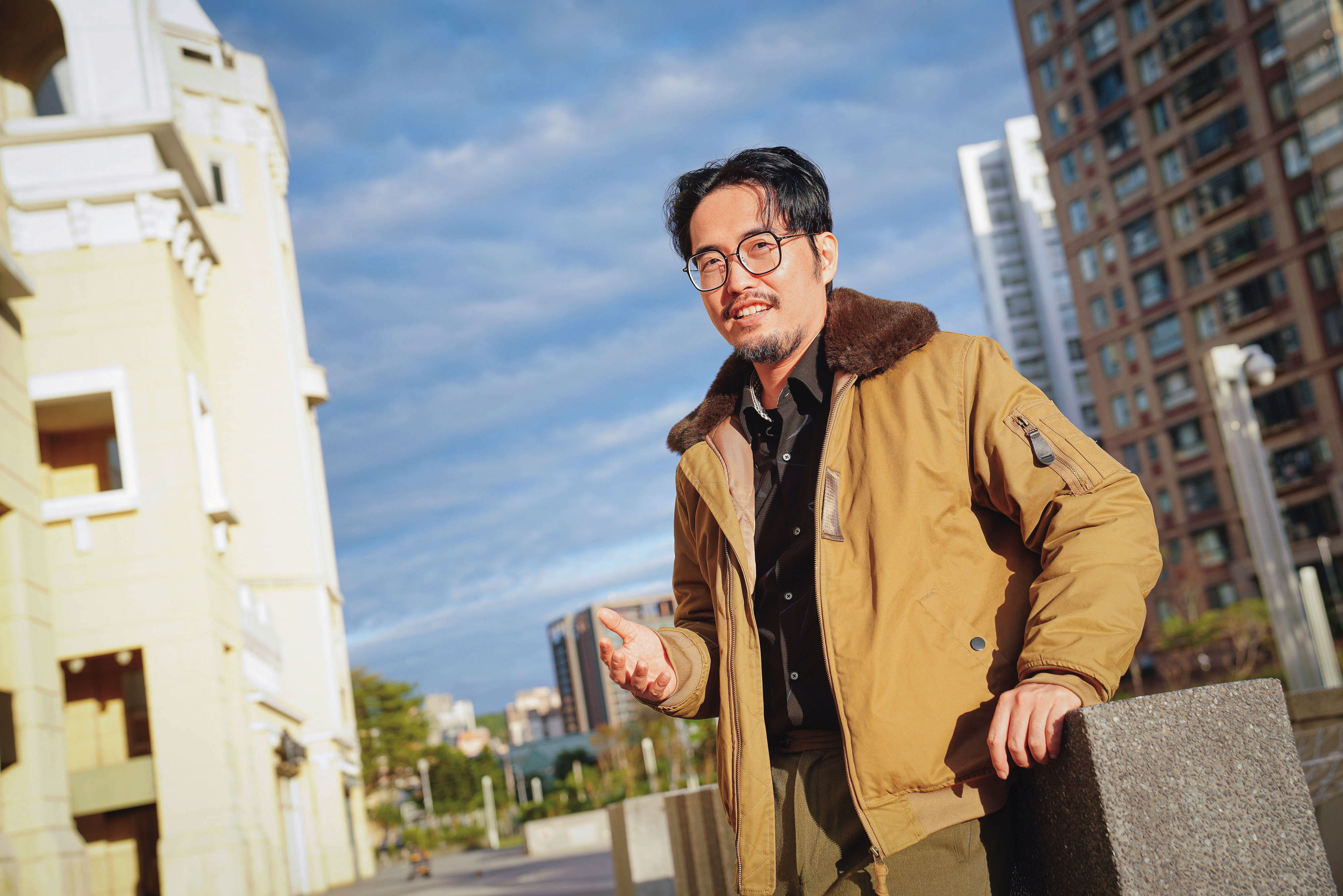 雷浩斯靠重押AI股,讓資產迅速翻倍。