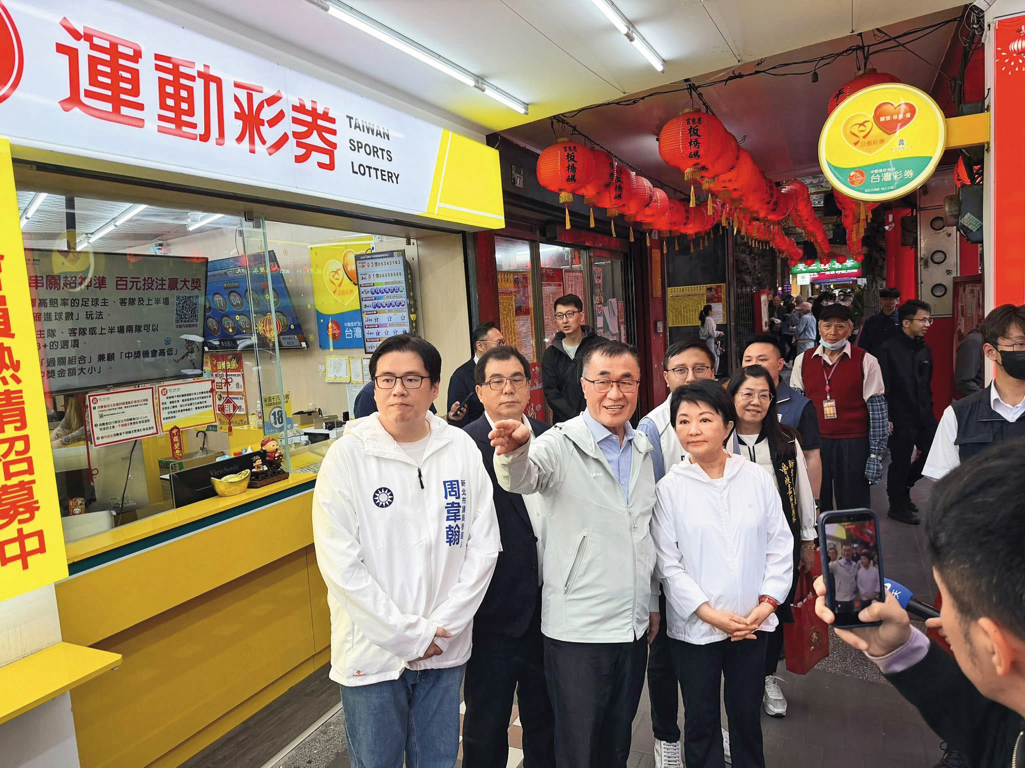 台中市長盧秀燕2026輔選首站選定新北，大讚李四川是新北唯一太陽。（翻攝臉書粉專翰衛板橋周勝考周韋翰）