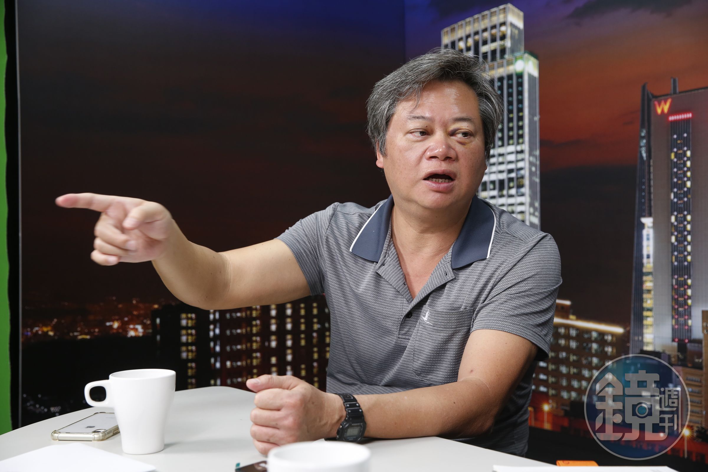 「不敗教主」陳重銘今po文預估,明天台股開盤應該不樂觀。(本刊資料照)