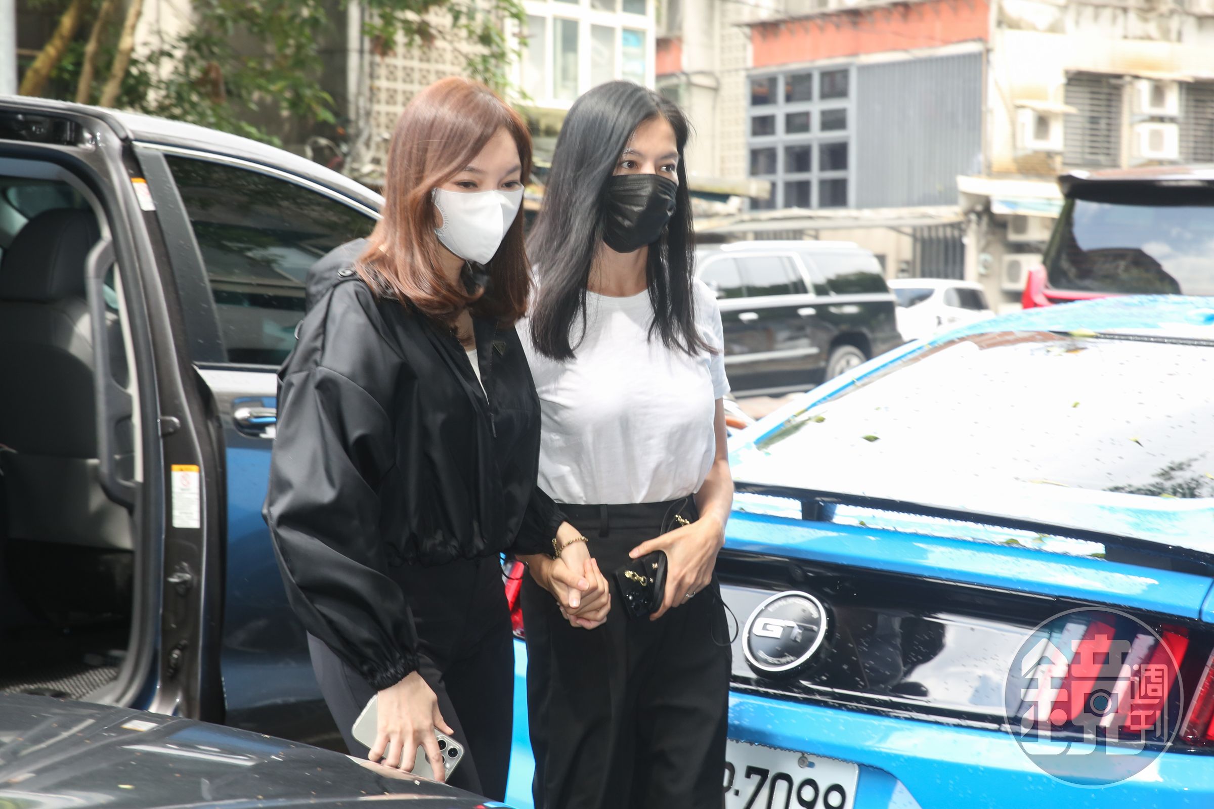 林熙蕾曾憑邱瓈寬監製的電影《父子》入圍香港電影金像獎,她這天偕同郭台銘妻曾馨瑩前來弔唁。