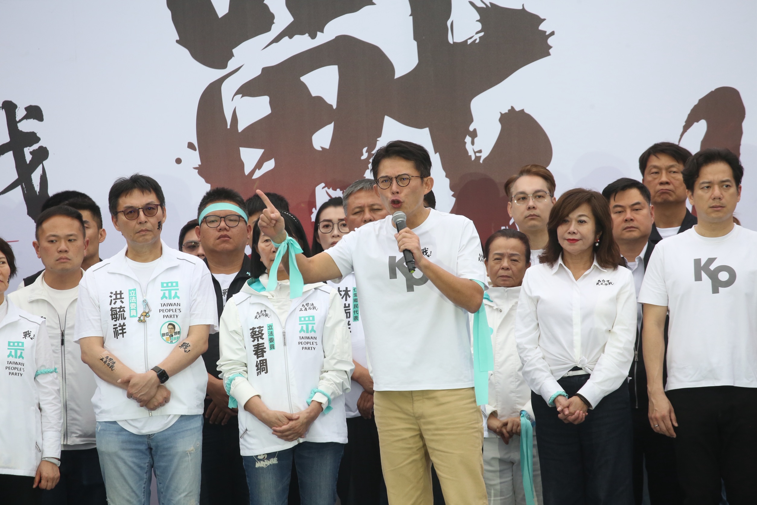 現任民眾黨主席黃國昌直言「館長是一個認同台灣、也熱愛中華民國的好國民」，並重申對館長的人格與立場「非常有信心」。（鏡報董孟航）