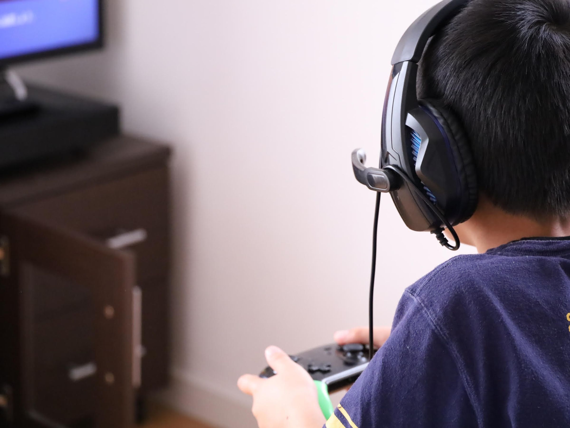 河北一間俱樂部推出新課程,透過高壓訓練讓網癮少年認清職業選手的現實,協助他們戒除網癮。(示意圖,photoAC)