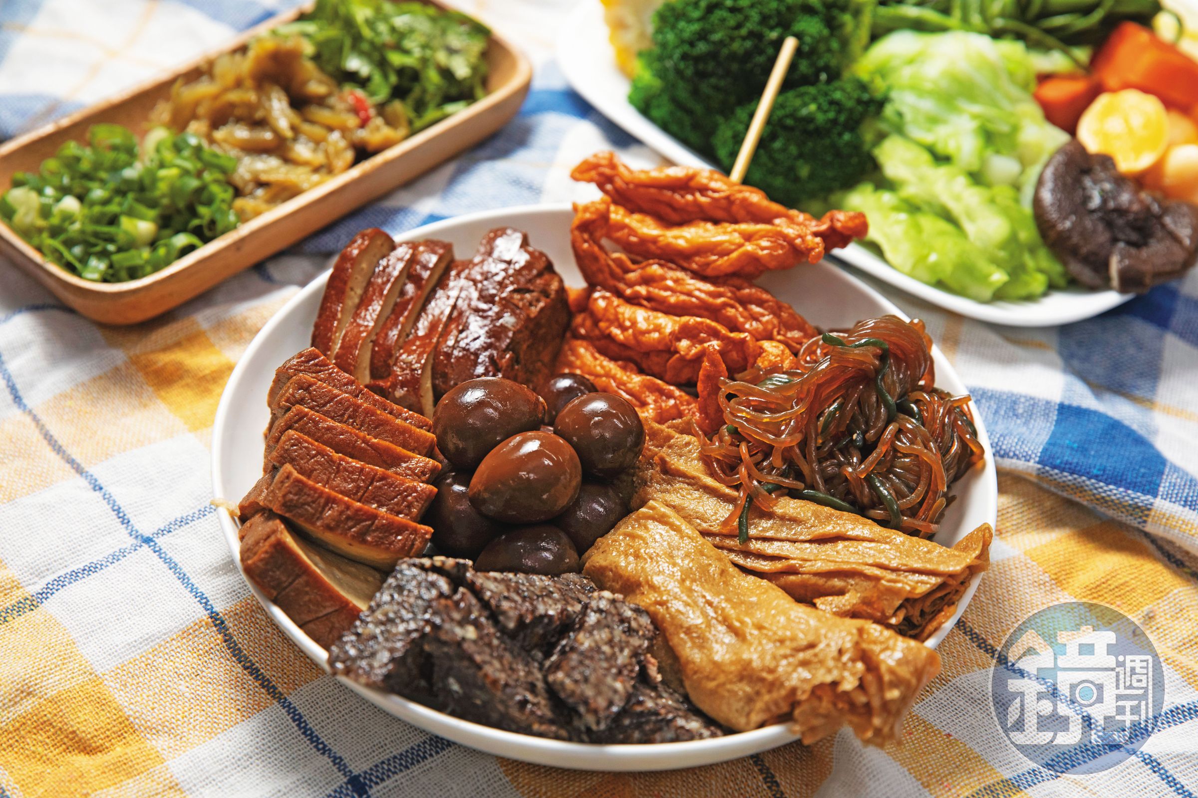 許阿淑掌握不同食材特性，滷煮時間不同，每樣皆入味。
