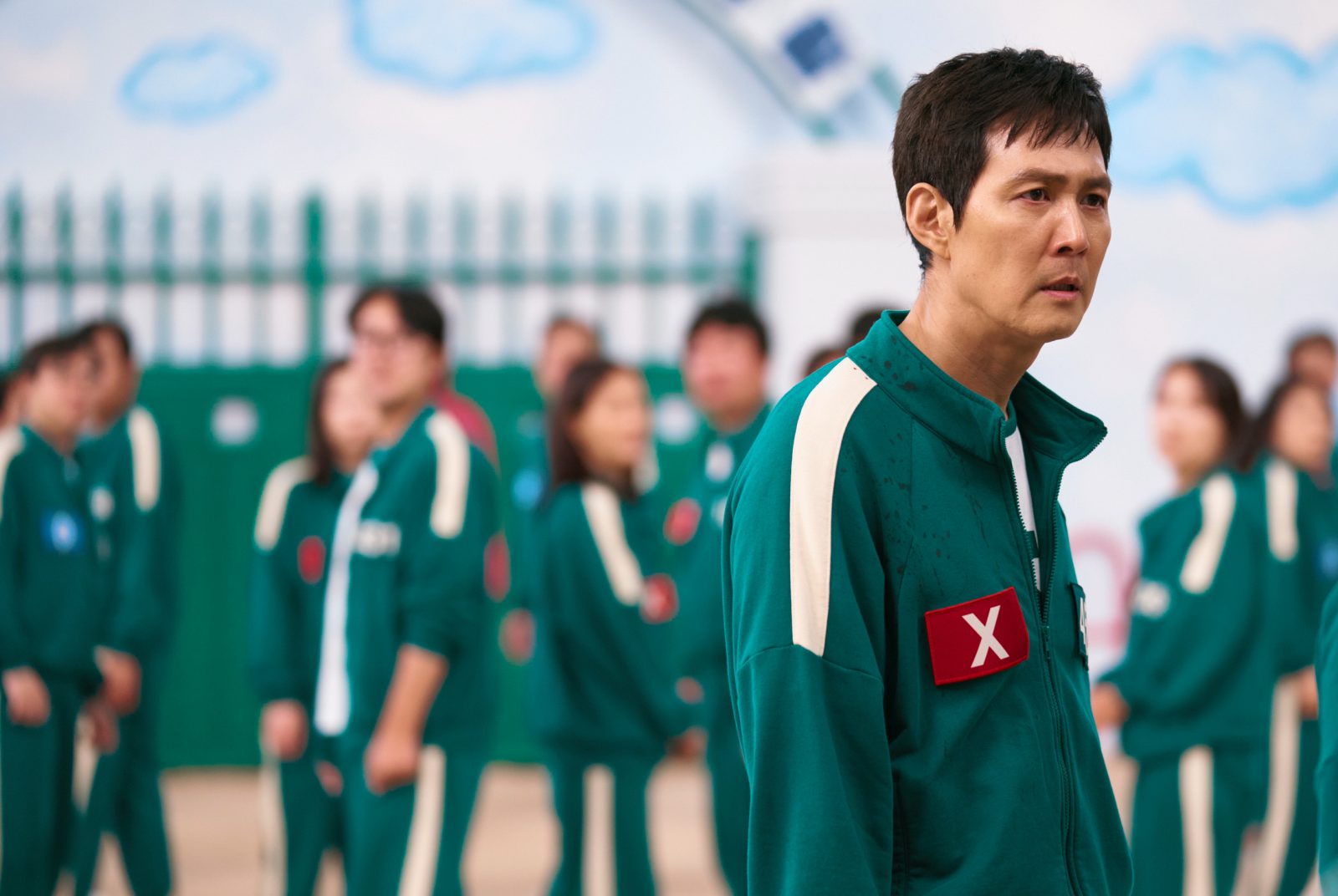 演員李政宰因《魷魚遊戲》拿下艾美獎劇情類最佳男主角。（Netflix提供） 