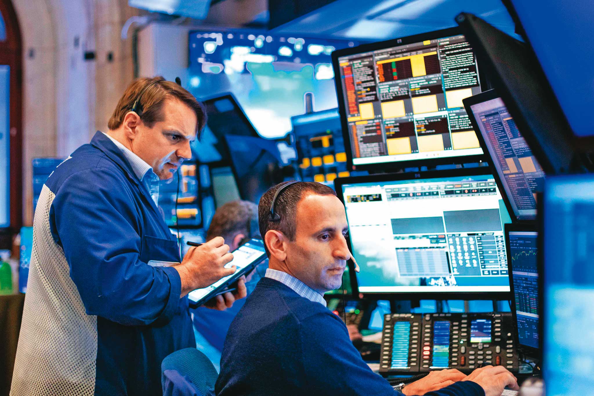 從聯準會過去降息循環來看，股市高點幾乎都出現在利率最高點到首次降息間，投資人應居高思危。（翻攝自NYSE臉書）