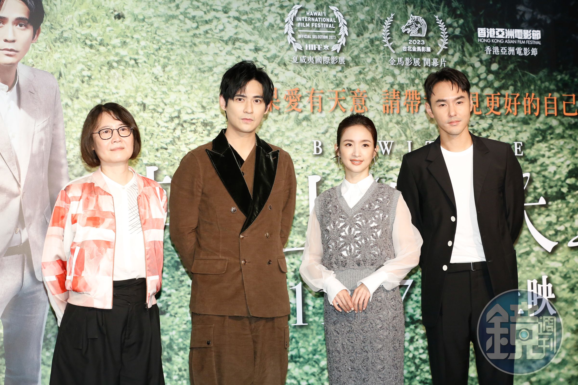 導演黃文英（左起）、演員周渝民、林依晨、阮經天出席《車頂上的玄天上帝》記者會。