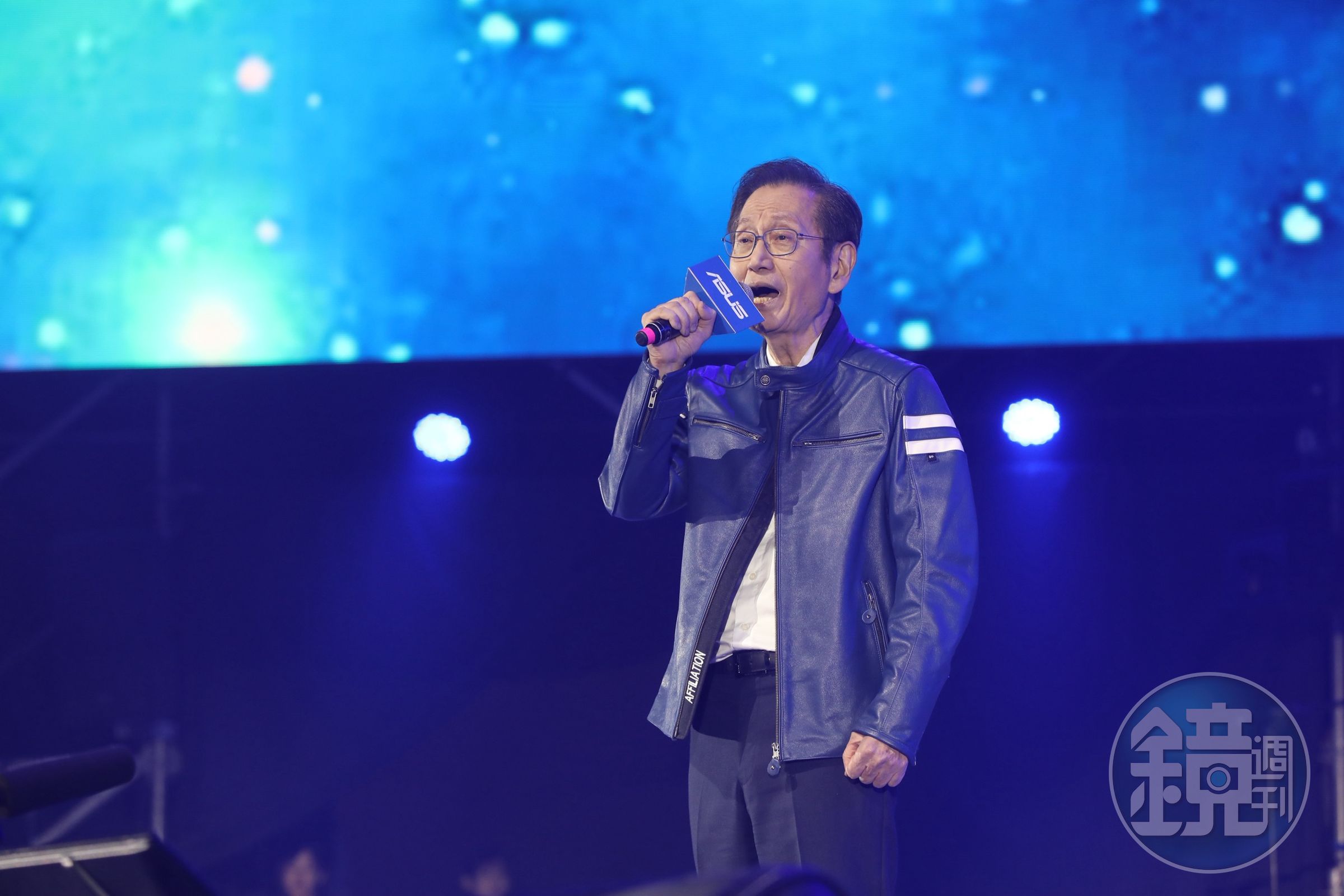 華碩集團董事長施崇棠今晚出席「2025華碩歲末聯歡晚會」。