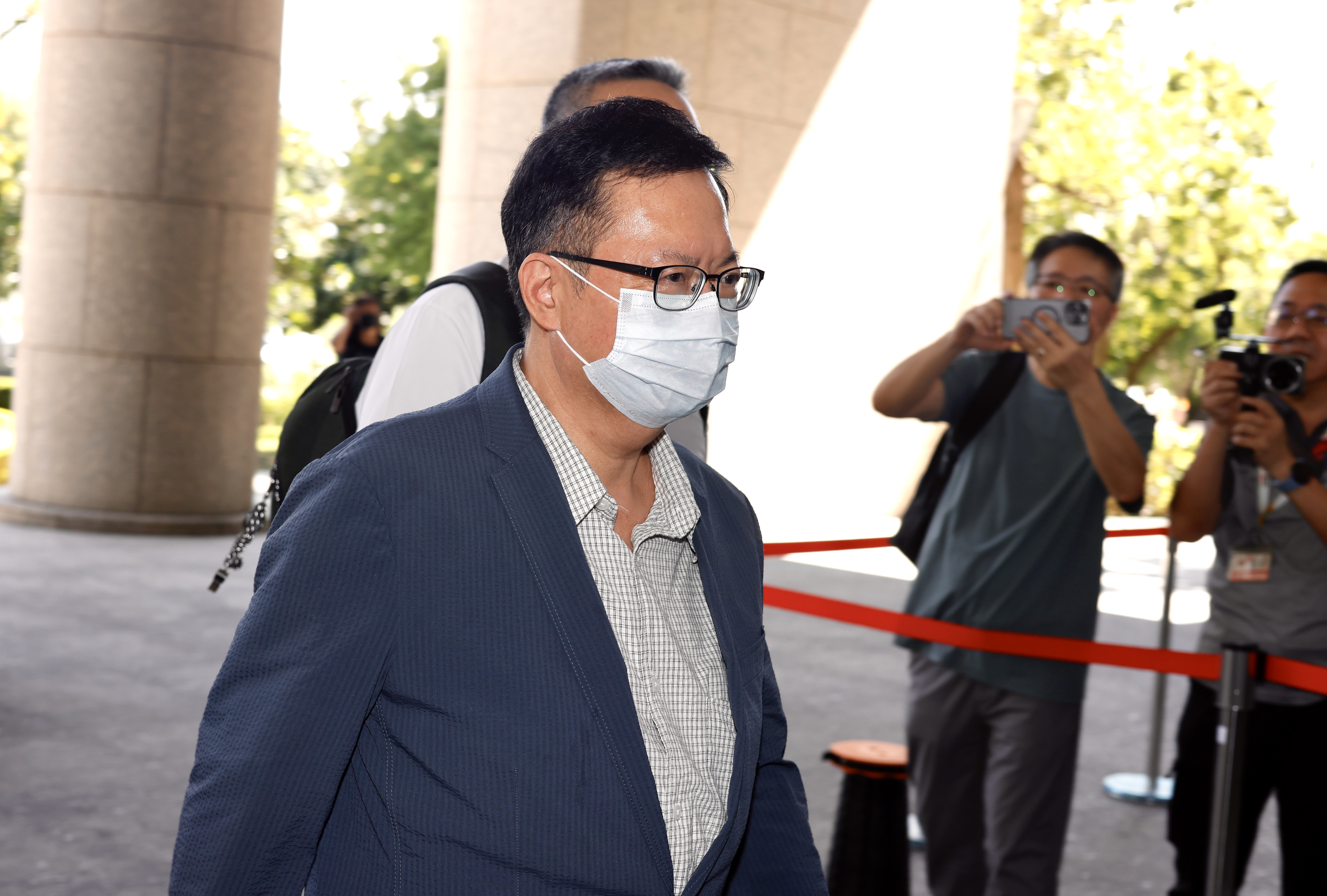 鄭文燦（圖）涉貪案持續審理中，桃園地院17日勘驗關鍵偵訊音檔，確認沒聽見原先譯文中紀錄的被告楊兆麟姓名，當庭裁示刪除並修正。（本刊資料照）