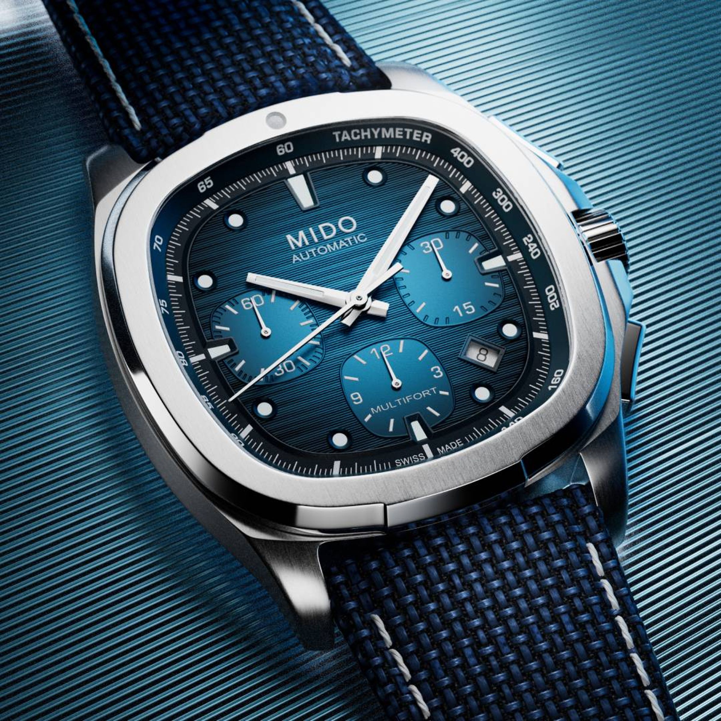 延續 MIDO 經典CRT電視殼線條，Multifort TV Chronograph 融合 70 年代設計語彙與當代計時性能，風格與機能同步進化。