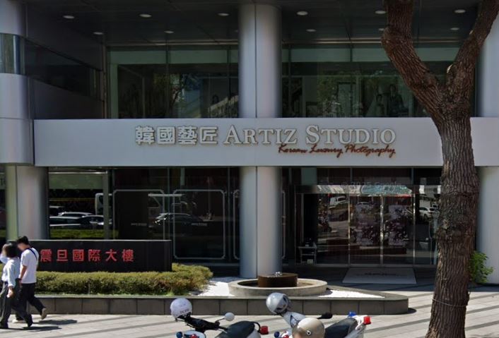 韓國藝匠無預警倒閉,同業送暖給新娘憑單免費租借。(翻攝google maps)